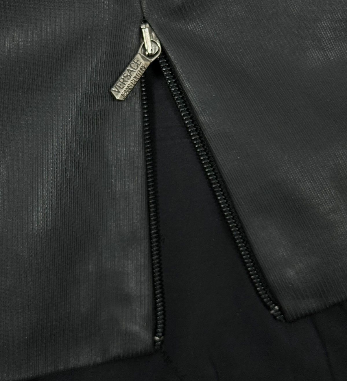 Versace Jeans Couture × Vintage Vintage Versace Jeans Couture Rubberized Jacket size IT 44 Size M / US 6-8 / IT 42-44 - 17 Thumbnail