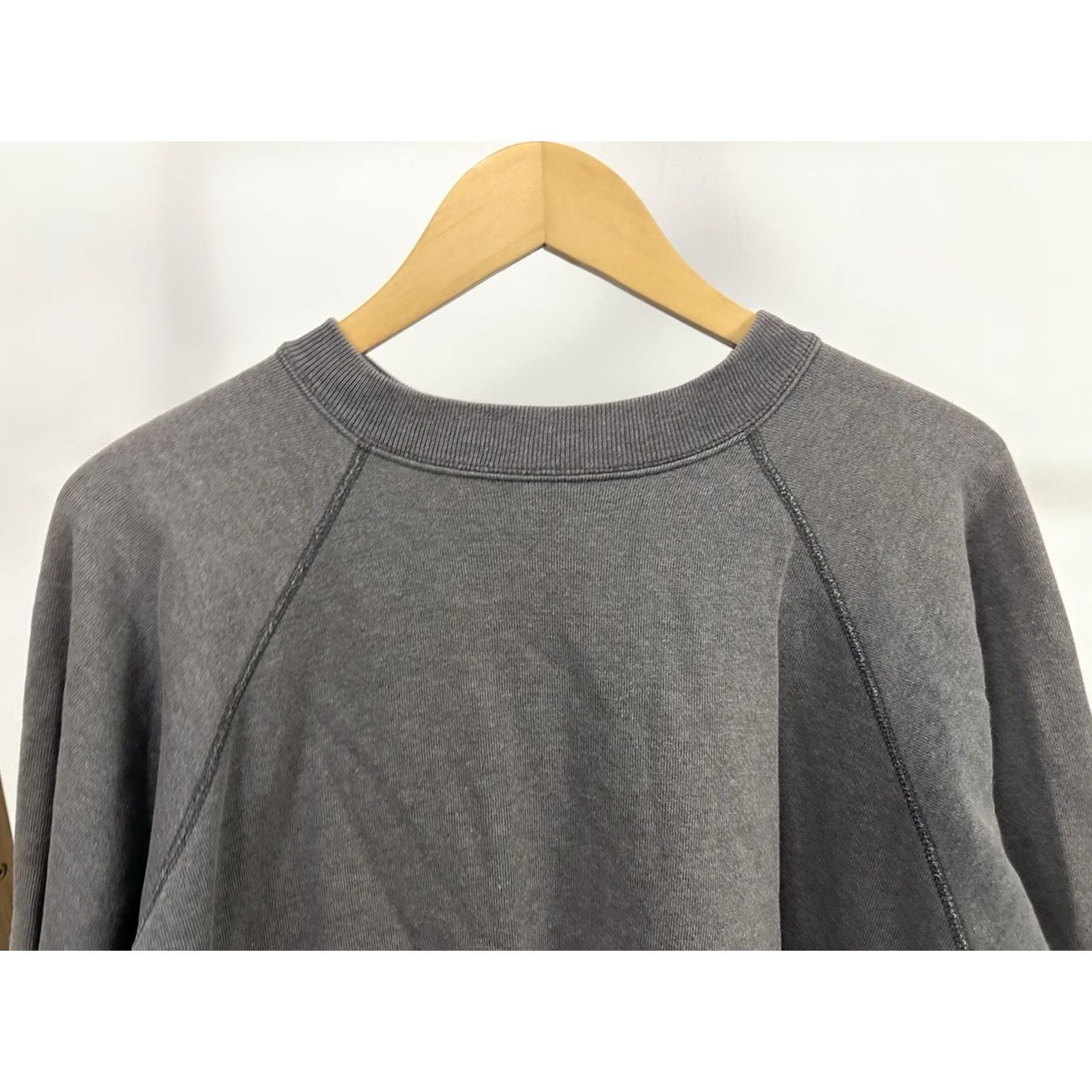 Hanes VTG 80s Hanes Gradient Sun Faded Worn Raglan Sweatshirt L Mens Gray Pullover Size US L / EU 52-54 / 3 - 4 Thumbnail