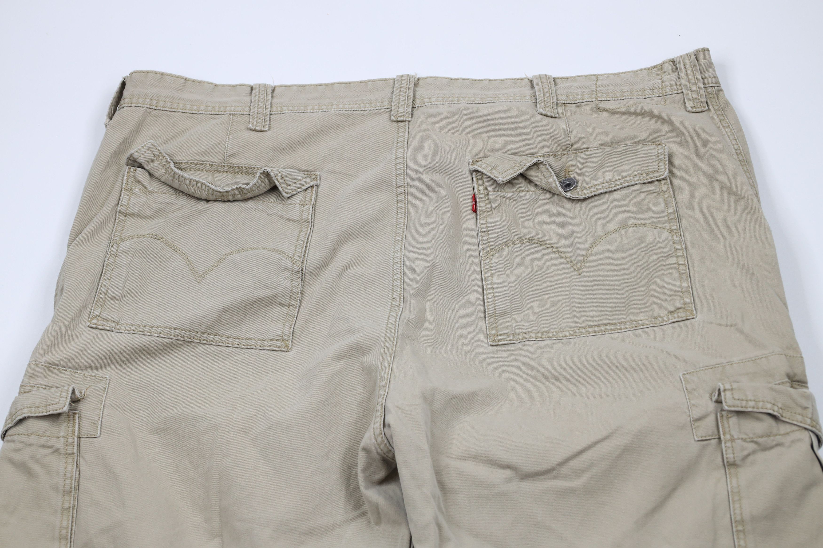 Levi's × Vintage Vintage Y2K Levis Loose Straight Wide Leg Cargo Pants Beige Size US 44 / EU 60 - 12 Thumbnail