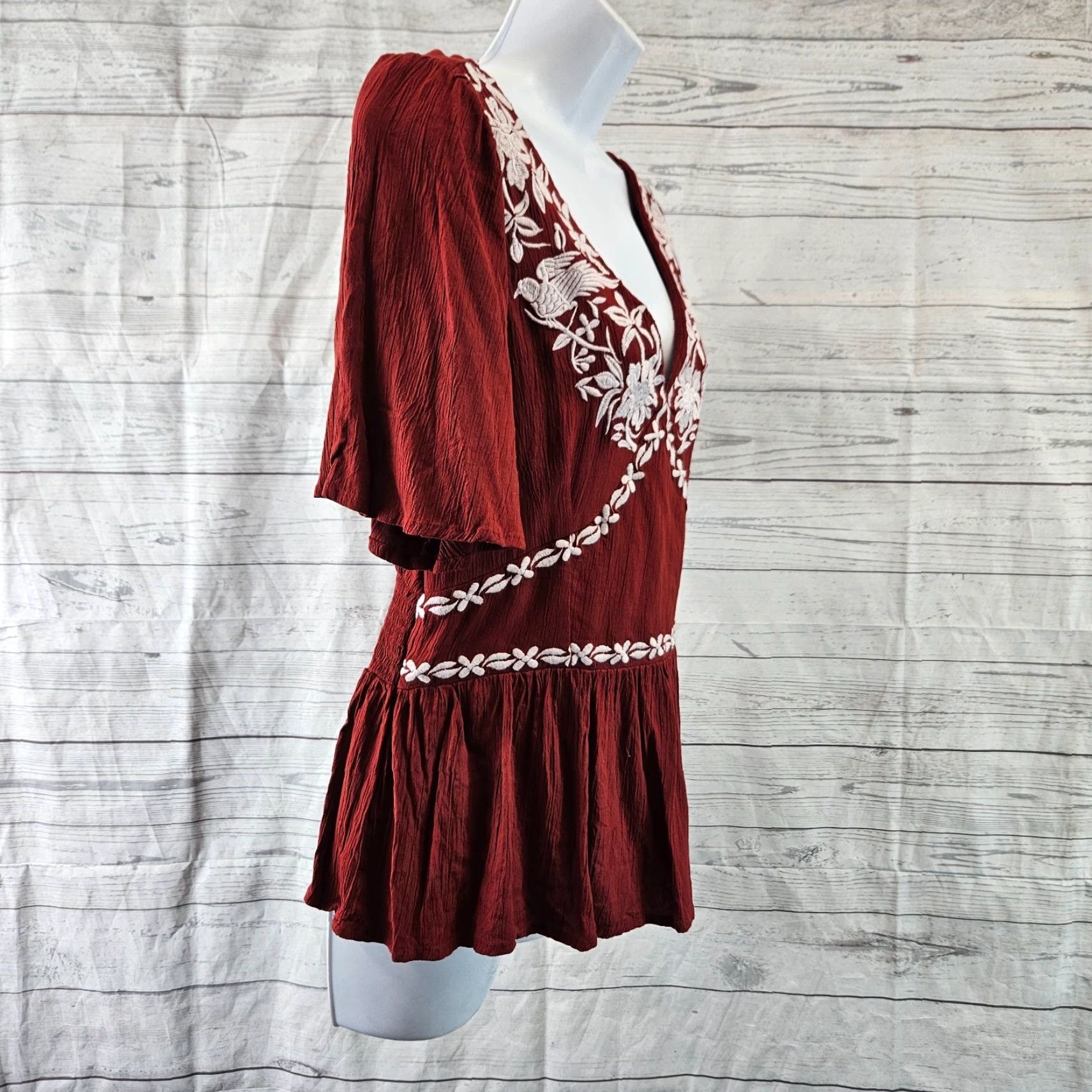 Vintage Knox Rose Womens Blouse Sz M Red White Floral Embroidered Rayon V-Neck Shirt Ladies Womens Short description Size M / US 6-8 / IT 42-44 - 3 Thumbnail
