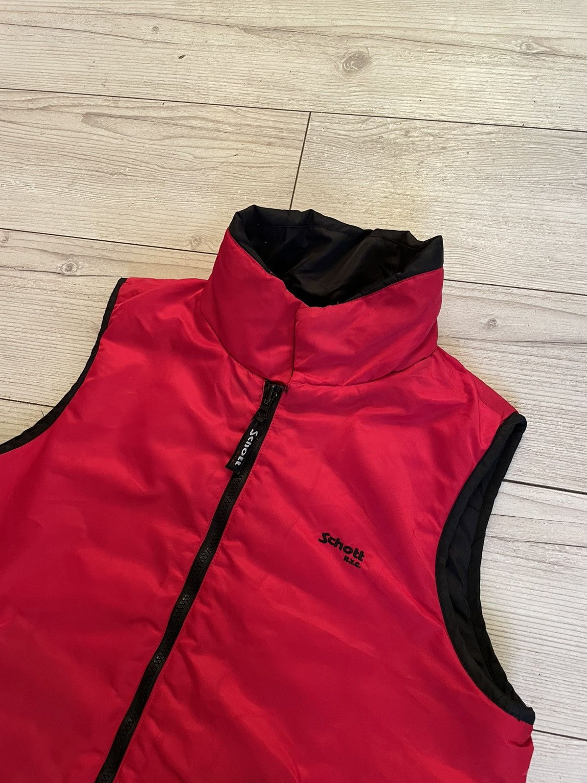 Schott × Vintage Vintage Schott Reversible Red-Black Puffer Mens Vest Size US S / EU 44-46 / 1 - 5 Thumbnail