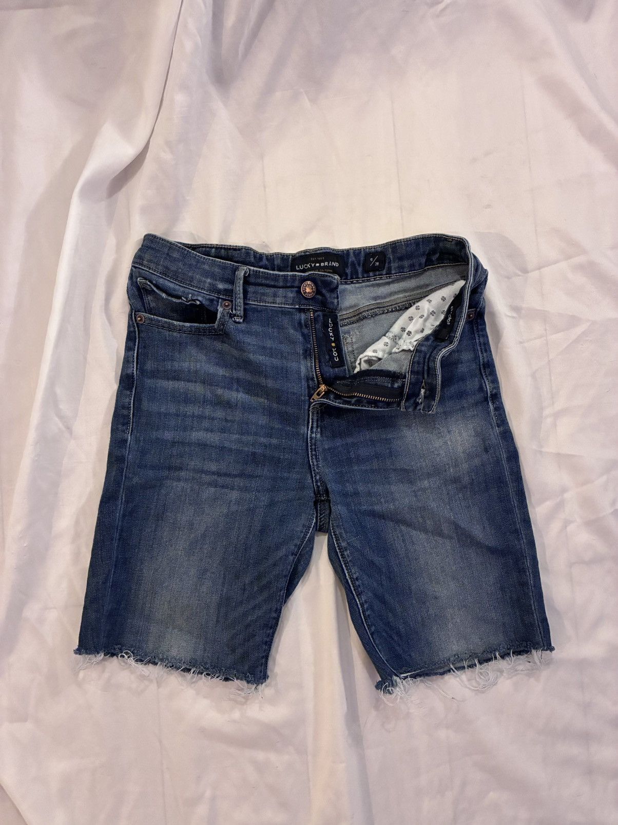 Lucky Brand Lucky Brand Mid Rise Ava Crop Denim Shorts Size 28" / US 6 / IT 42 - 1 Thumbnail