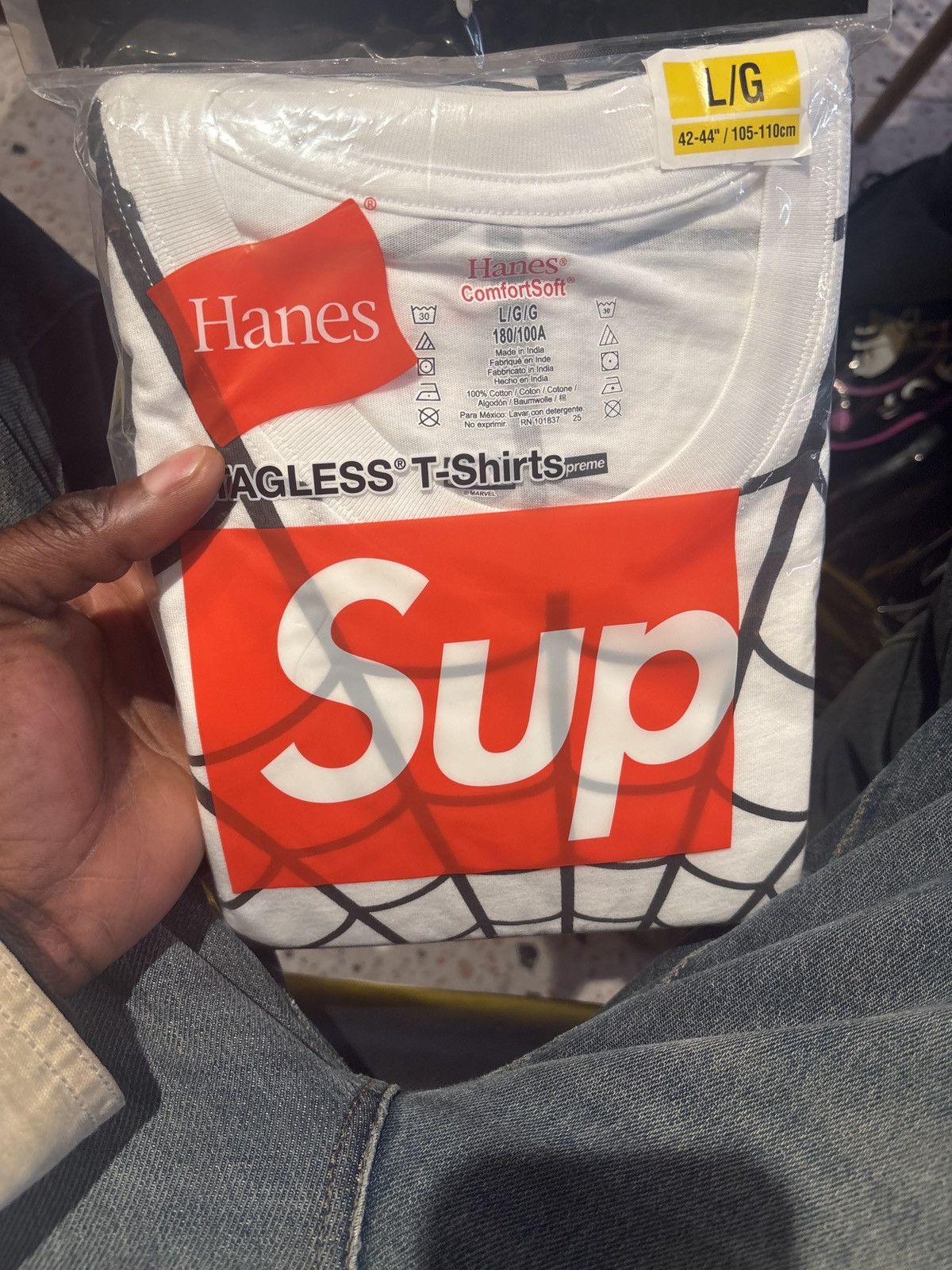 Supreme Supreme x Hanes Spider Web White T-Shirt Size L/G Size US L / EU 52-54 / 3 - 1 Thumbnail