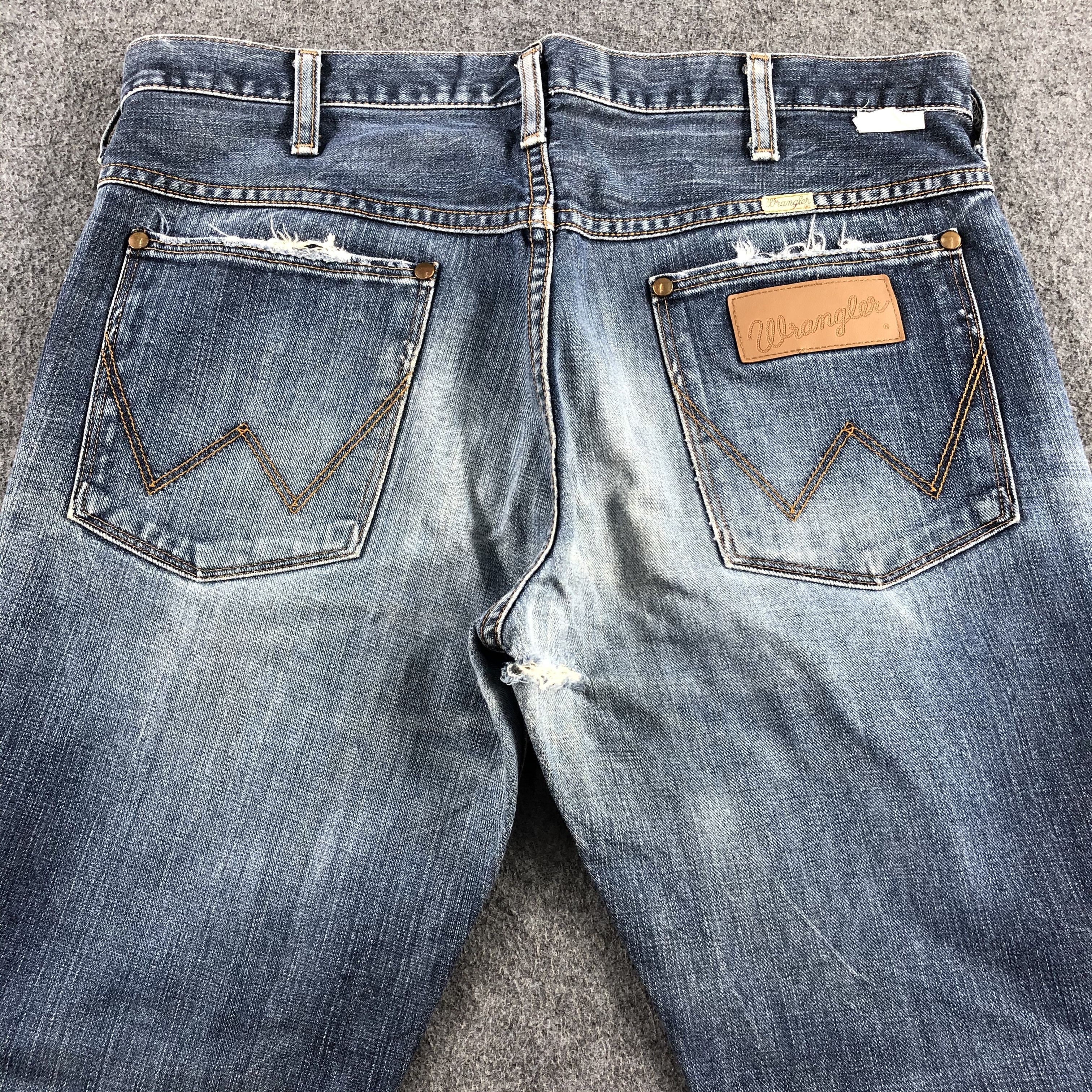 Vintage Vintage Blue Wash Wrangler Jeans-J1891 Size US 35 - 4 Thumbnail