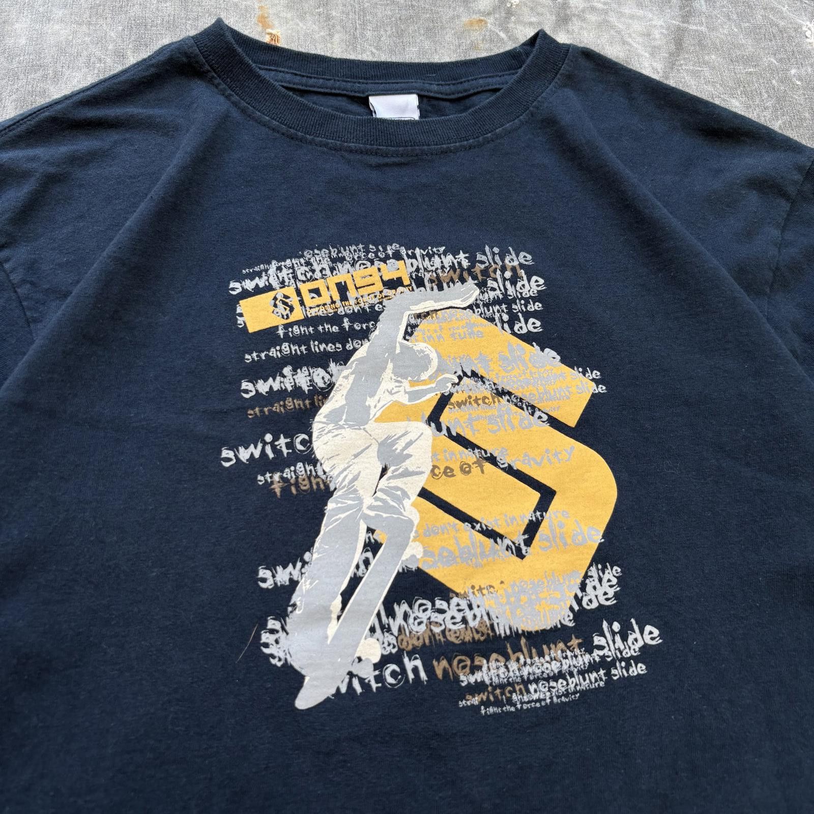 Old Navy Vintage Y2K Old Navy Skateboard Skater Graphic Grunge Shirt Size US M / EU 48-50 / 2 - 2 Thumbnail