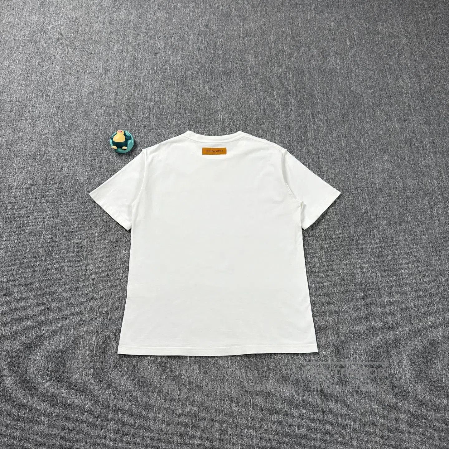 Louis Vuitton LV Embossed Logo White Short-Sleeve. Size US XL / EU 56 / 4 - 2 Thumbnail