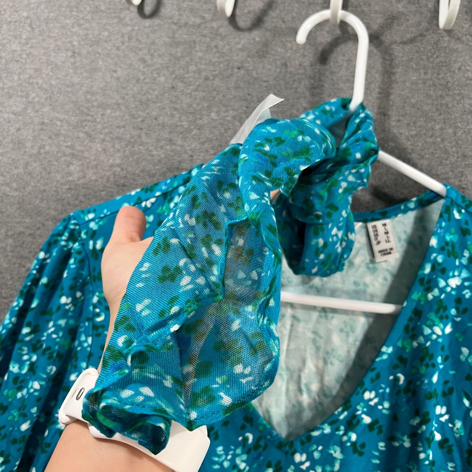 Isaac Mizrahi Isaac Mizrahi LIVE! Printed V-neck Top with Detachable Size M / US 6-8 / IT 42-44 - 7 Thumbnail