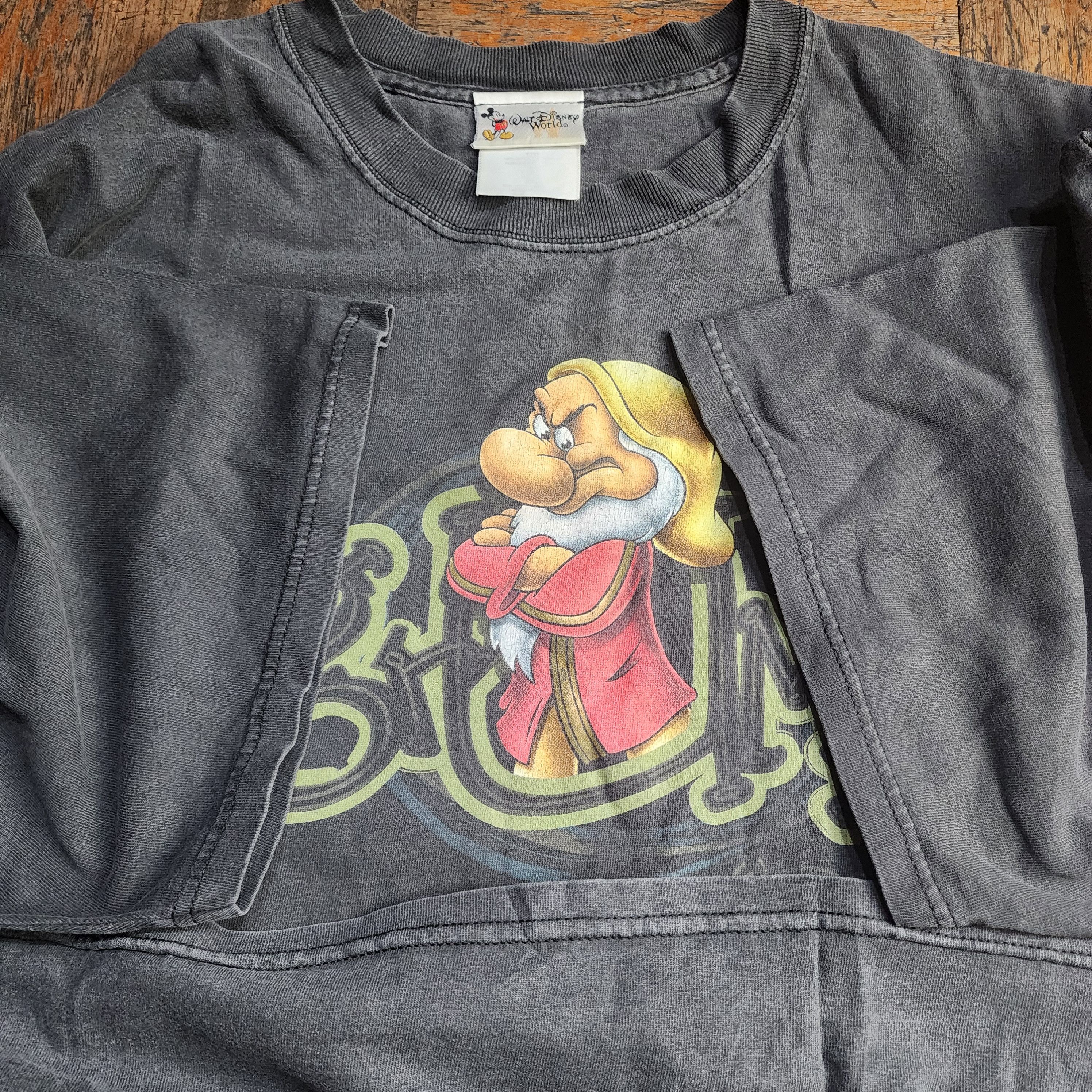 Disney × Vintage Vintage World Disney Snow White The Grump Grumpy size XXL Size US XXL / EU 58 / 5 - 3 Thumbnail