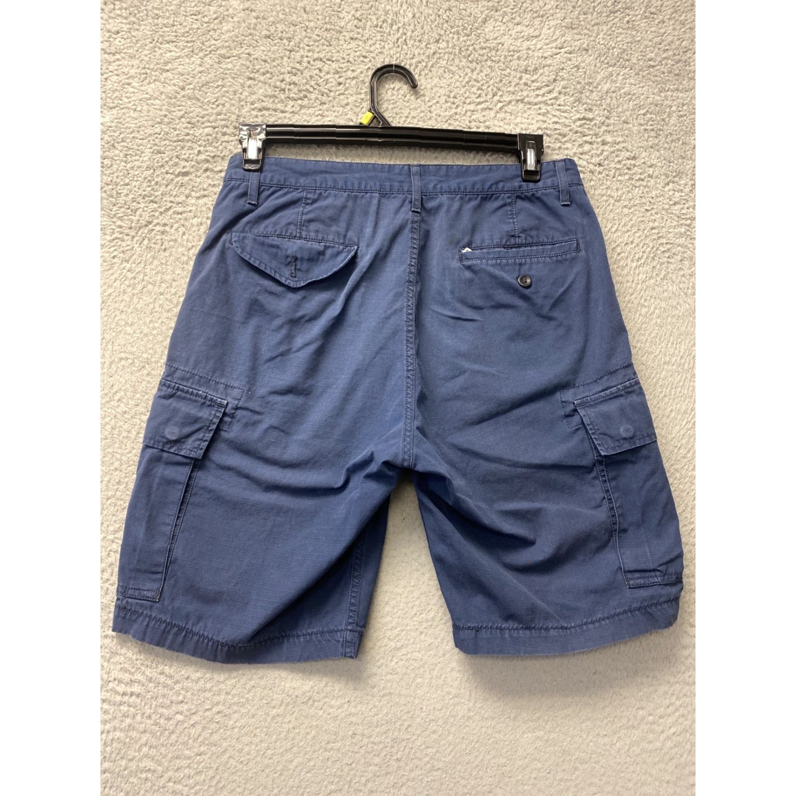 Vintage Levi’s Shorts Cargo 30 Navy Flat Front Regular Adult Cotton Blend Golf Rugby Outdoor Casual Mens Size US 30 / EU 46 - 7 Thumbnail