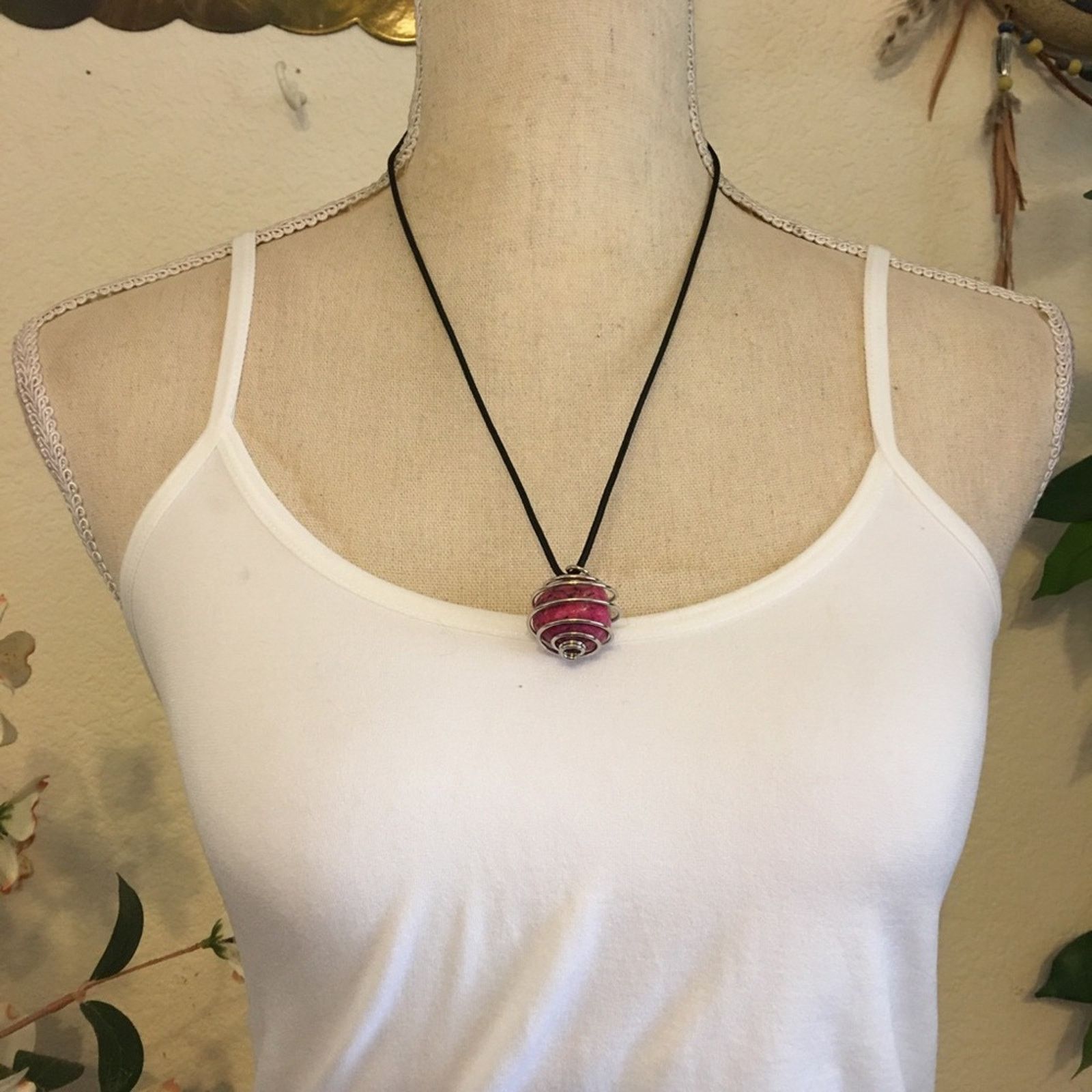 Jewelry Dyed pink howlite stone pendant on cord necklace Size ONE SIZE - 3 Thumbnail