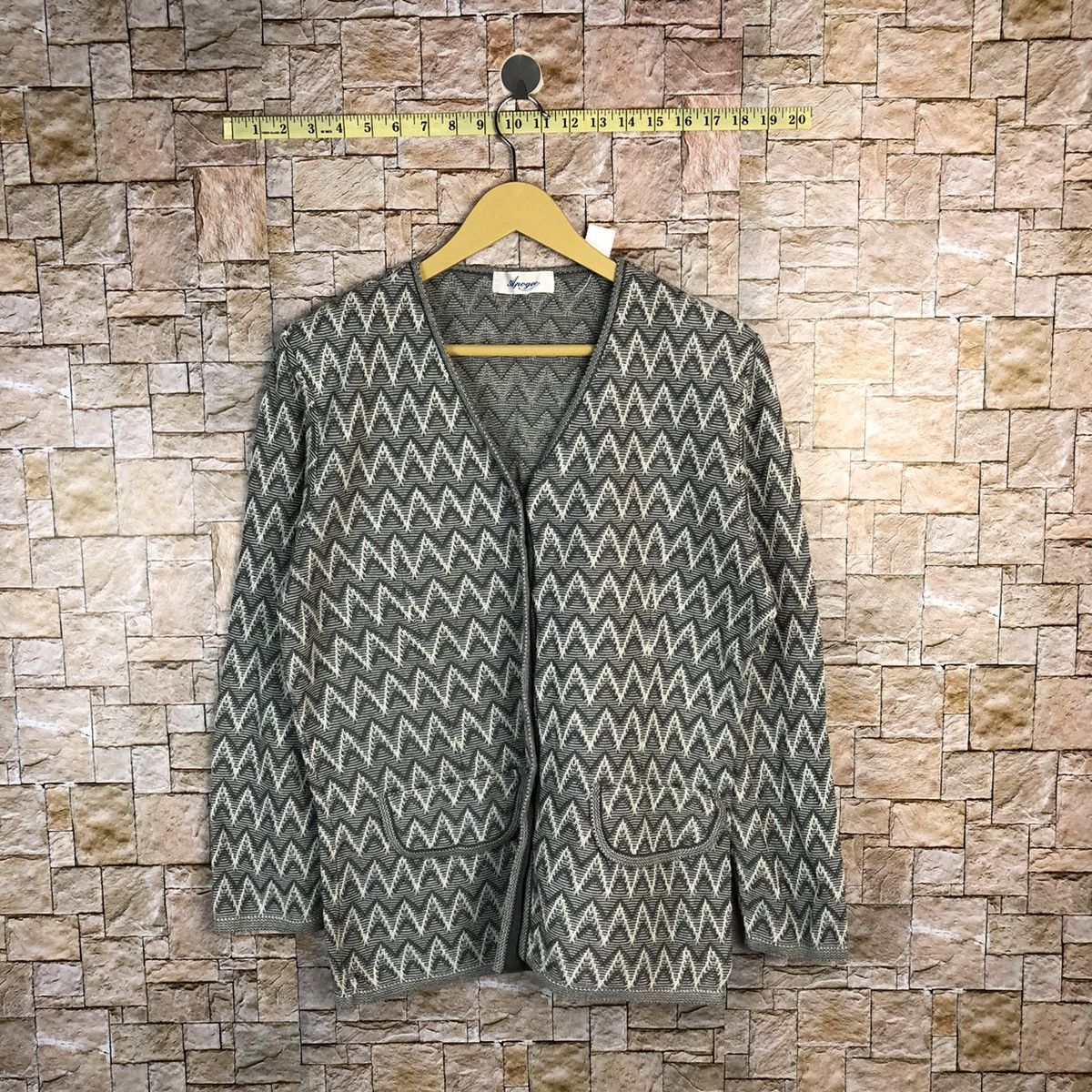 Japanese Brand Apogee Grey Cardigan vintage japan #A487 Size US L / EU 52-54 / 3 - 1 Thumbnail