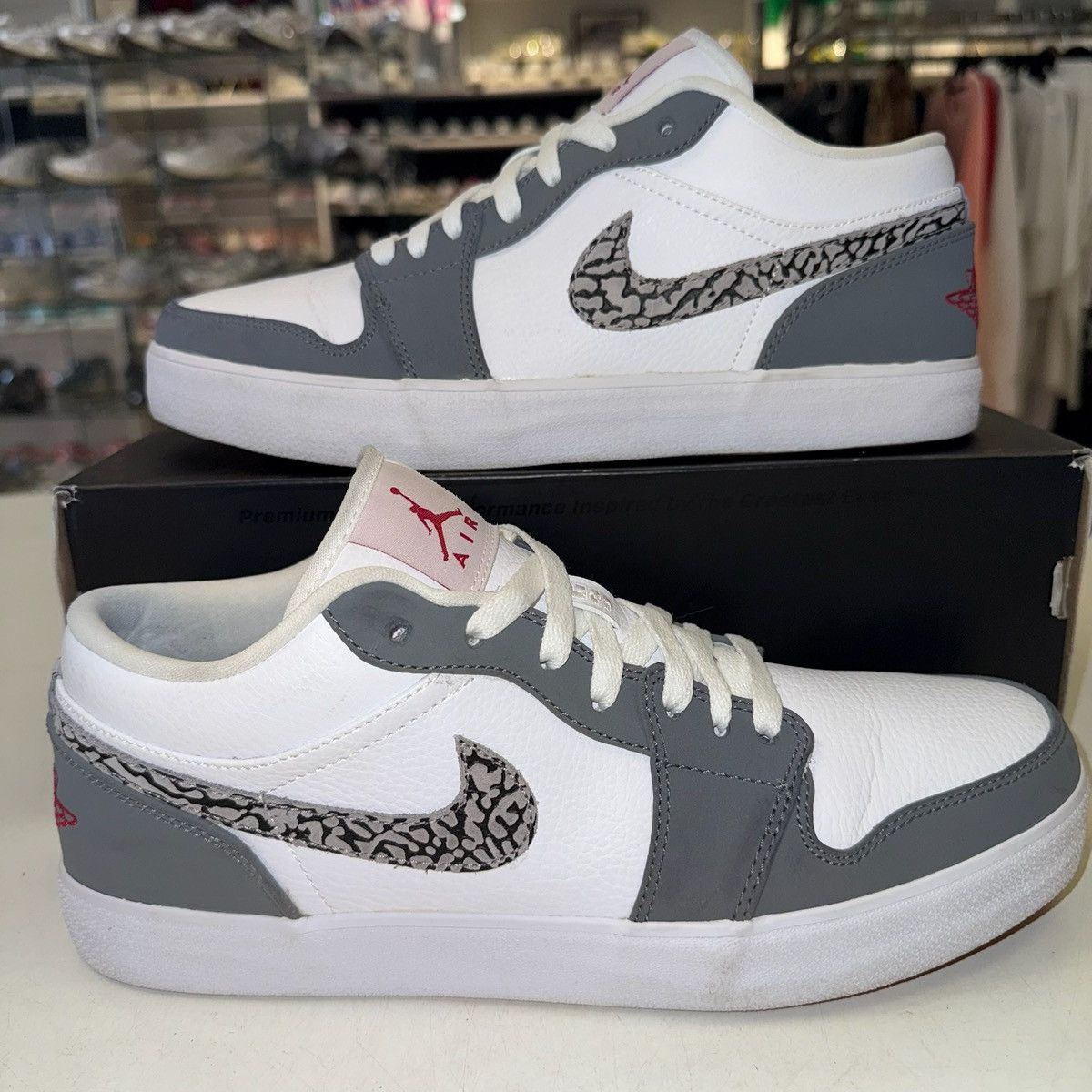 Jordan Brand × Nike Size 9.5 - Air Jordan 1 V.2 Low Leather White - 584794-105 Size US 9.5 / EU 42-43 - 1 Thumbnail