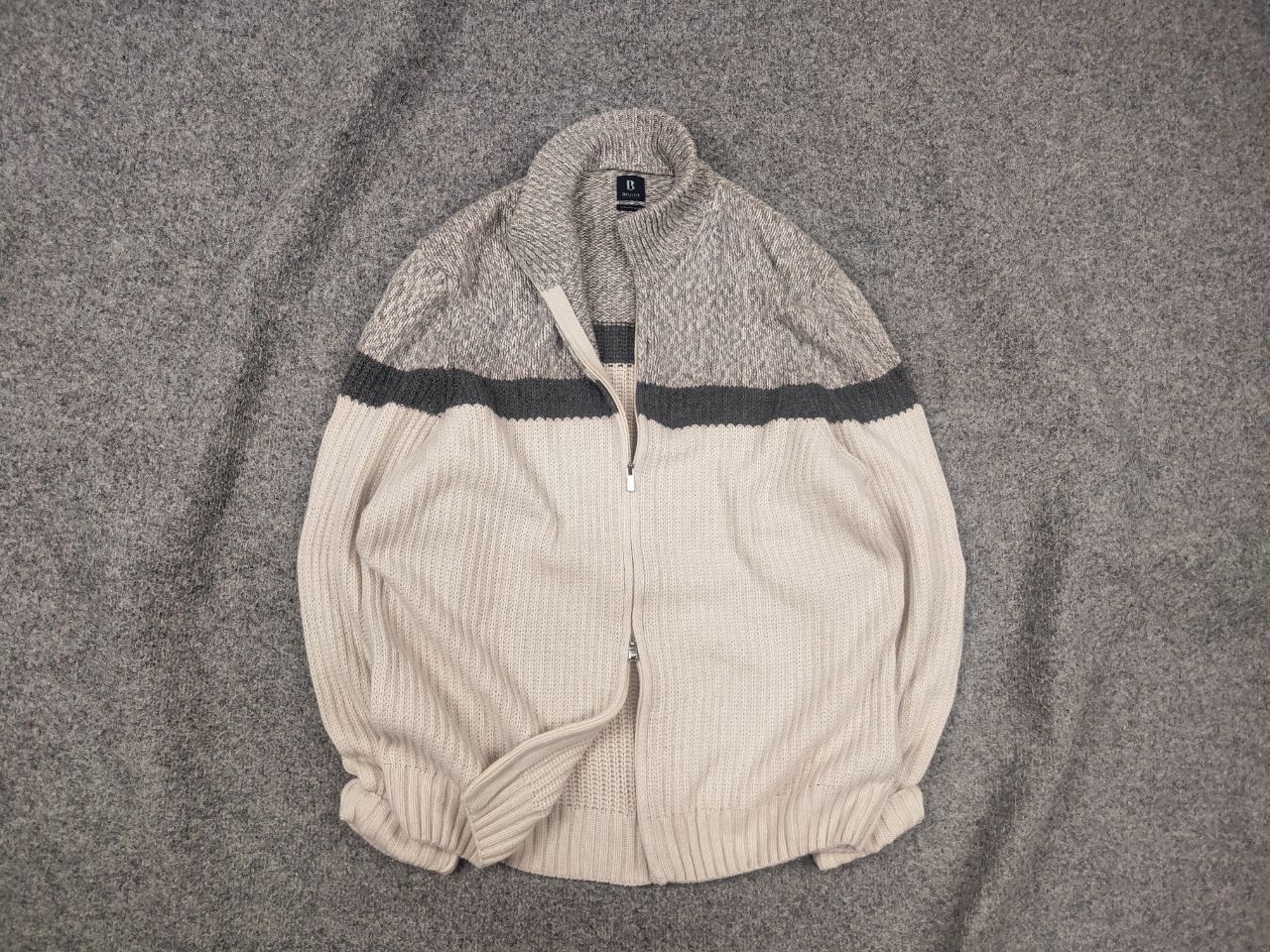 Boggi Boggi Milano Italy cashmere blend Full Zip Knit Beige Jumper Size US L / EU 52-54 / 3 - 1 Thumbnail