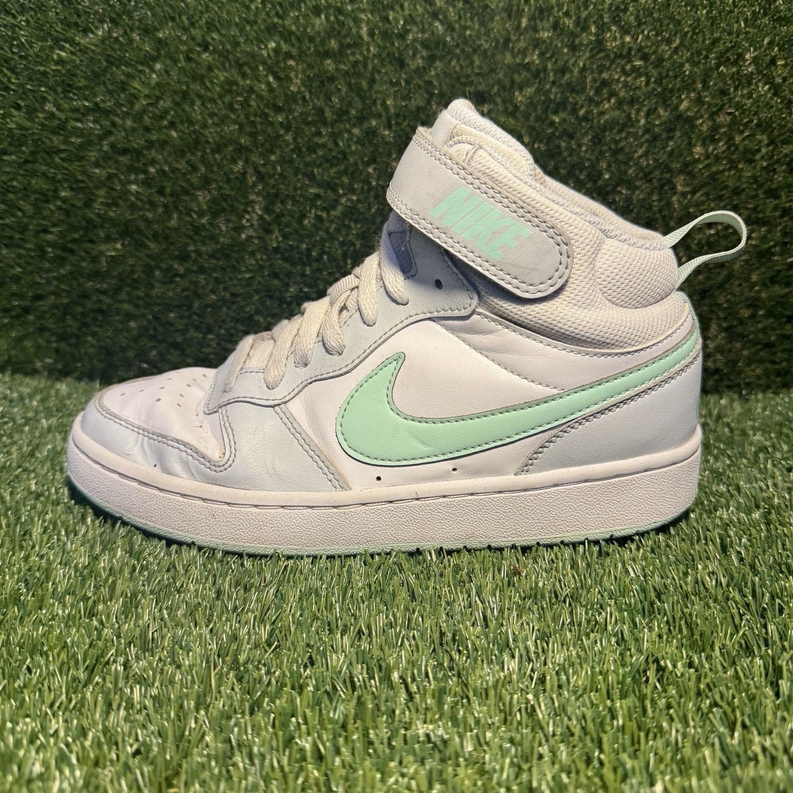 Nike Size 5Y - Nike Court Borough Mid 2 'Pure Platinum Mint Foam’ Size US 5 / EU 37 - 1 Thumbnail