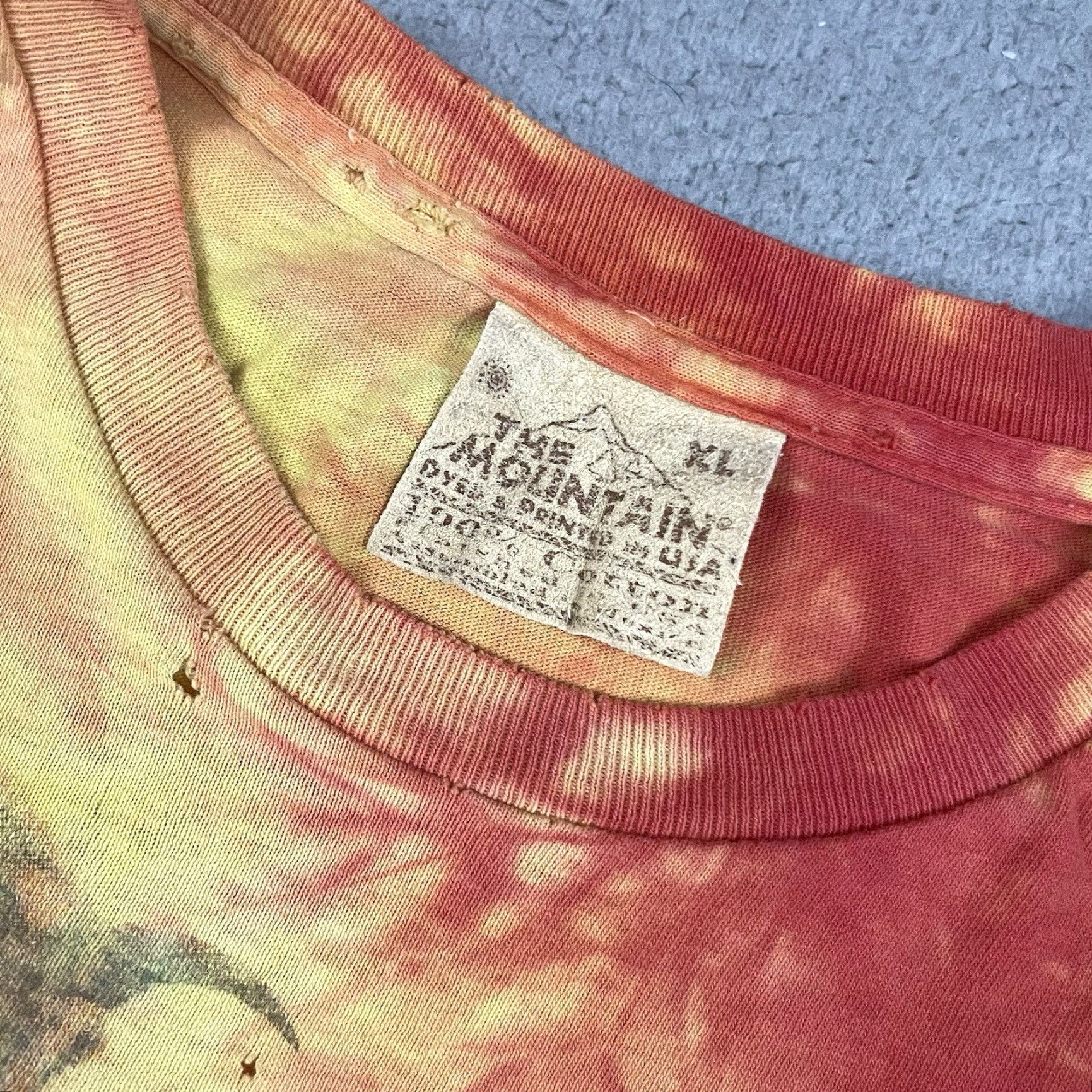 The Mountain VINTAGE The Mountain Dragon Duel Mens XL Orange T-Shirt Crew Neck Short Sleeve Cotton Geometric 2000s Size US XL / EU 56 / 4 - 5 Thumbnail