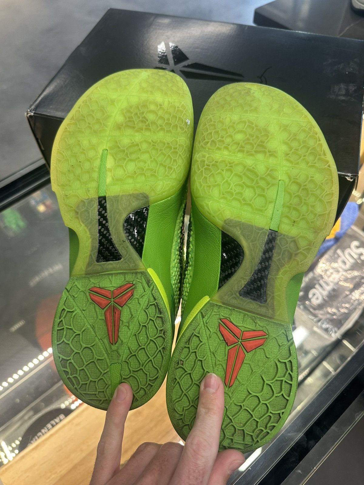Nike Nike kobe 6 protro grinch 2020 Size US 11 / EU 44 - 6 Thumbnail