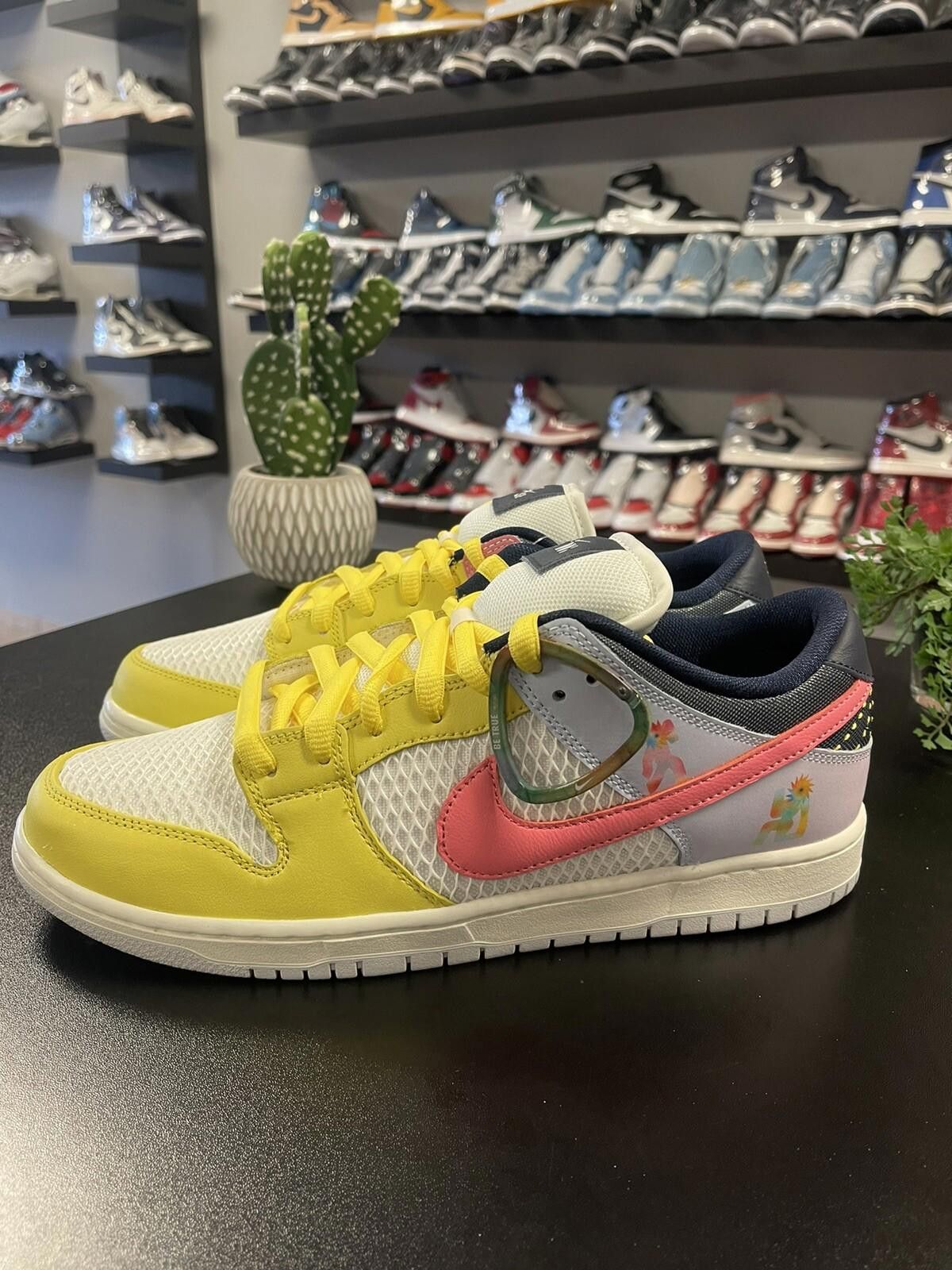 Nike Nike SB Dunk Low Pro BT Be True Xavier Schipani Size 11.5 Size US 11.5 / EU 44-45 - 1 Thumbnail