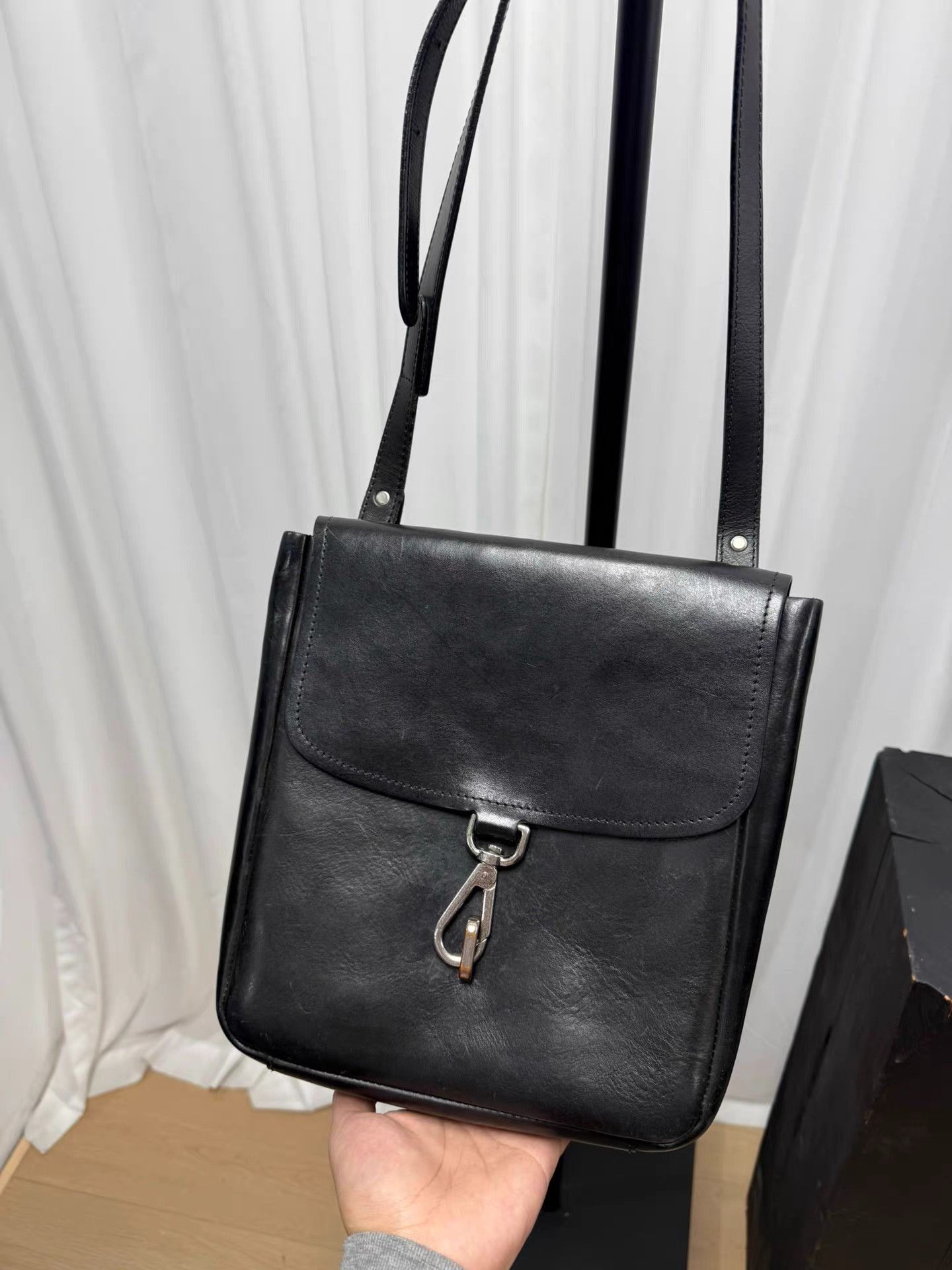 Maison Margiela Maison Margiela Square Thick Leather Shoulder Bag K20 Size ONE SIZE - 1 Thumbnail
