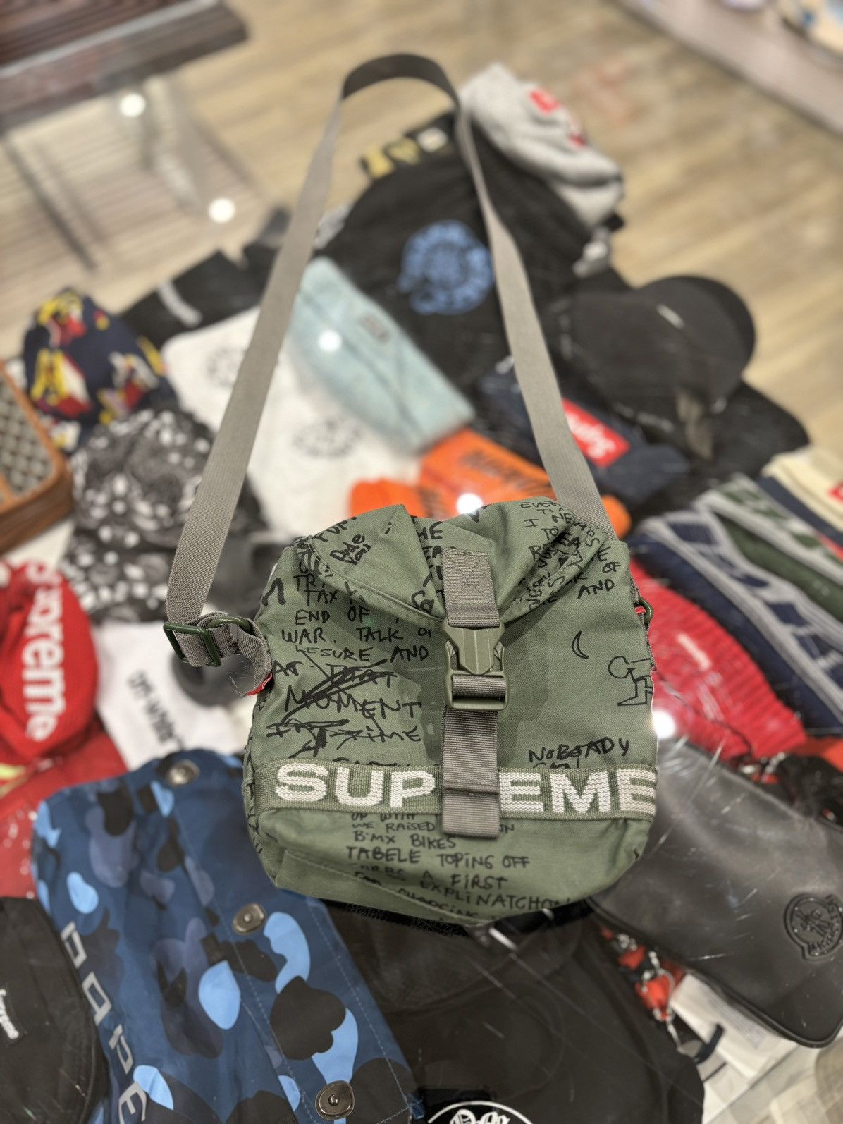 バッグ Supreme Field Messenger Bag \"Olive Gonz\" Buy Supreme Field Messenger Bag 'Olive Gonz' - SS23B13 OLIVE