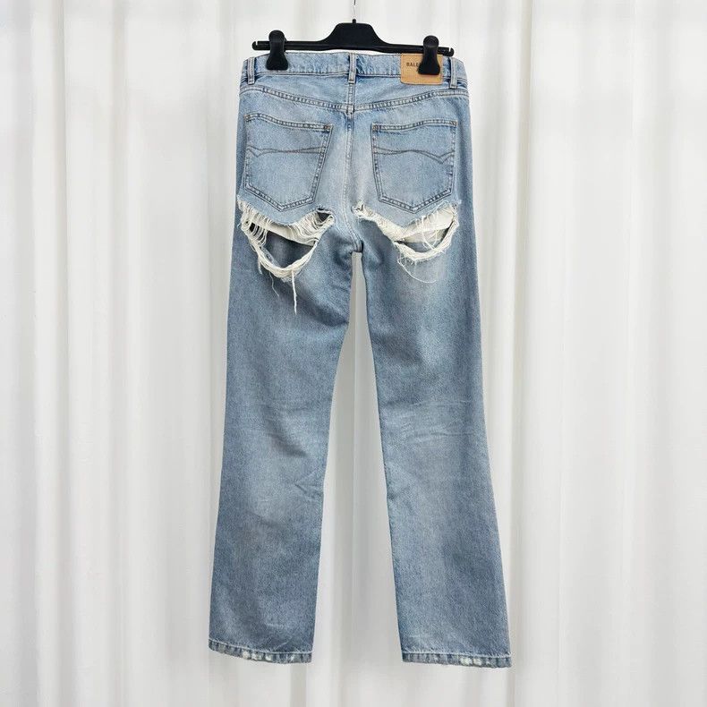 Balenciaga Balenciaga Washed and destroyed jeans Size US 27 - 2 Thumbnail