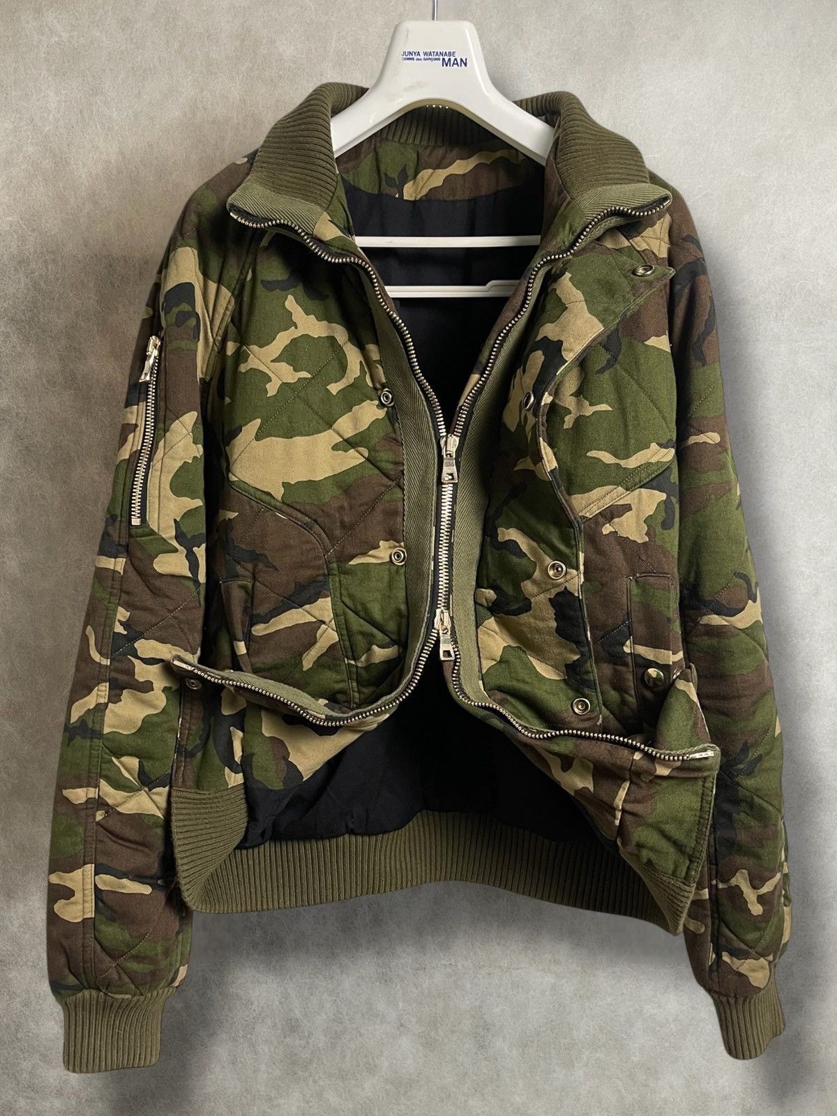 Balmain Runway Fw17 Balmain quilted padded cotton camo bomber jacket Size US M / EU 48-50 / 2 - 3 Thumbnail