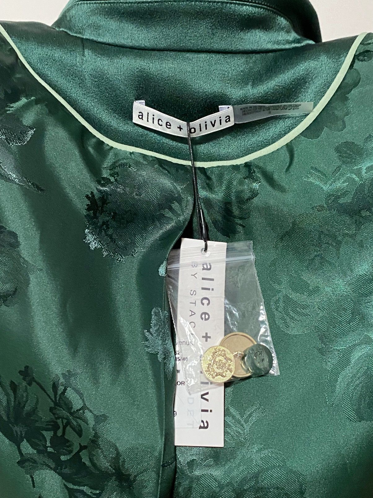 Alice + Olivia ALICE + OLIVIA Silas Satin Single-Breasted Blazer size 0 Size XS / US 0-2 / IT 36-38 - 17 Thumbnail