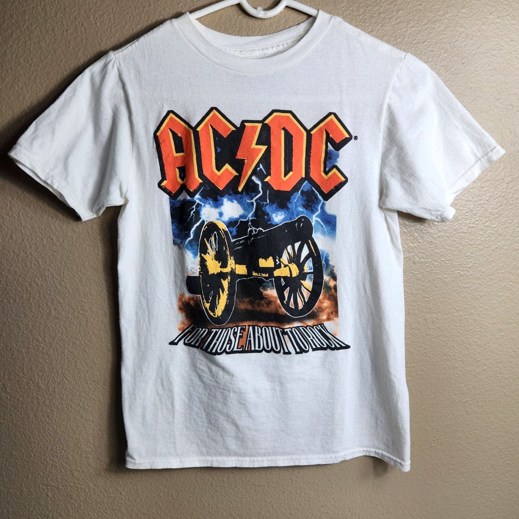 Vintage AC/DC For Those About To Rock Boys |L| White SS Graphic Tee Size US L / EU 52-54 / 3 - 2 Thumbnail