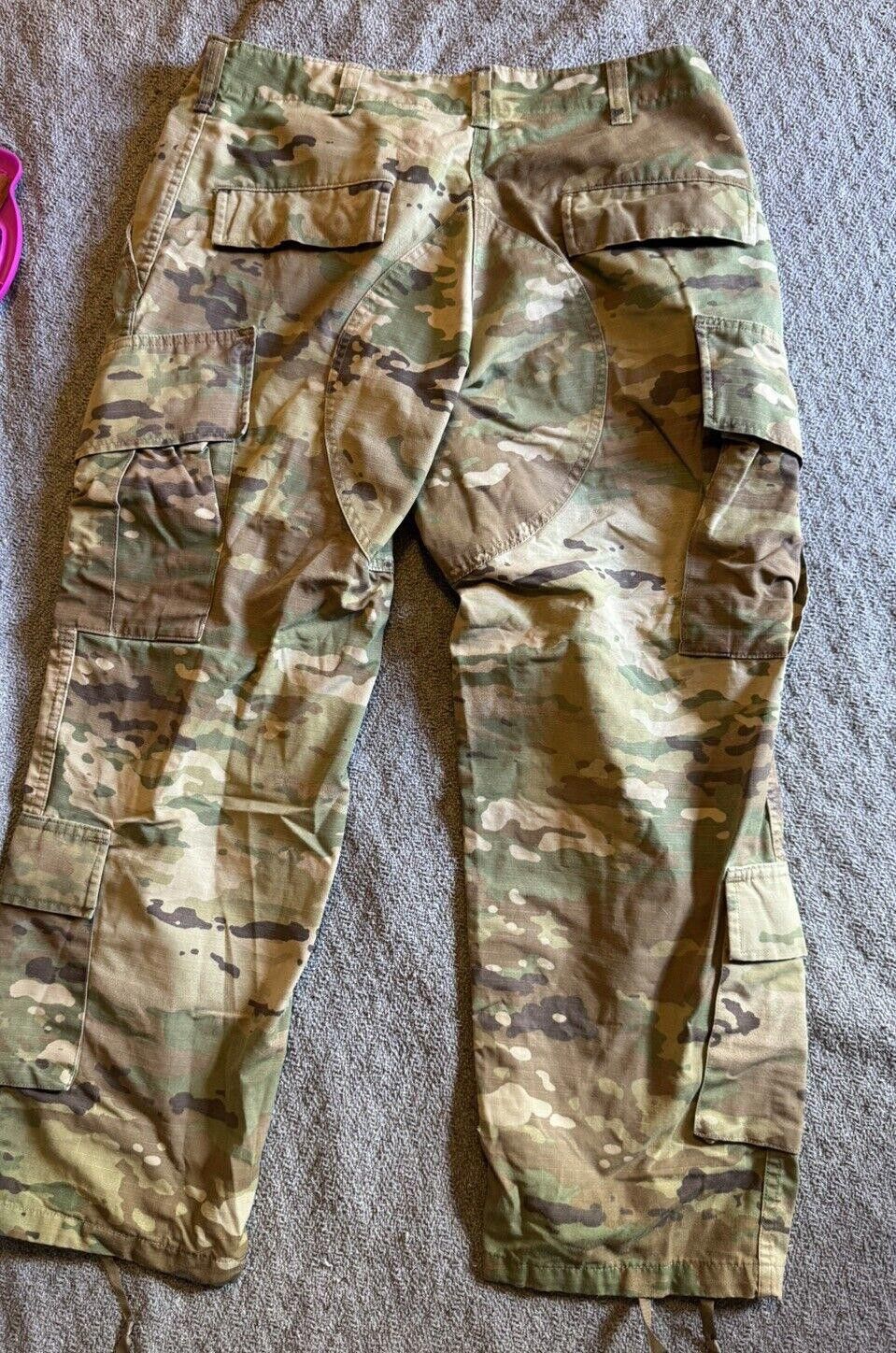 Designer Army Camo Cargo Pants Mens Med Short Size ONE SIZE - 2 Thumbnail