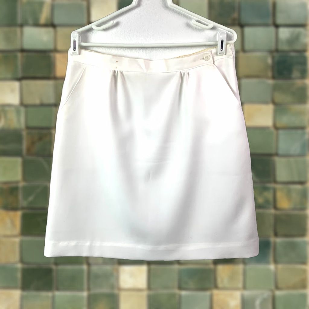 Vintage VINTAGE Donnkenny White Mini Short Retro Mod Skirt Polyester 14 Women Sized 14 7 1970s Secretary/Geek White Size 36" / US 14 / IT 50 - 1 Thumbnail