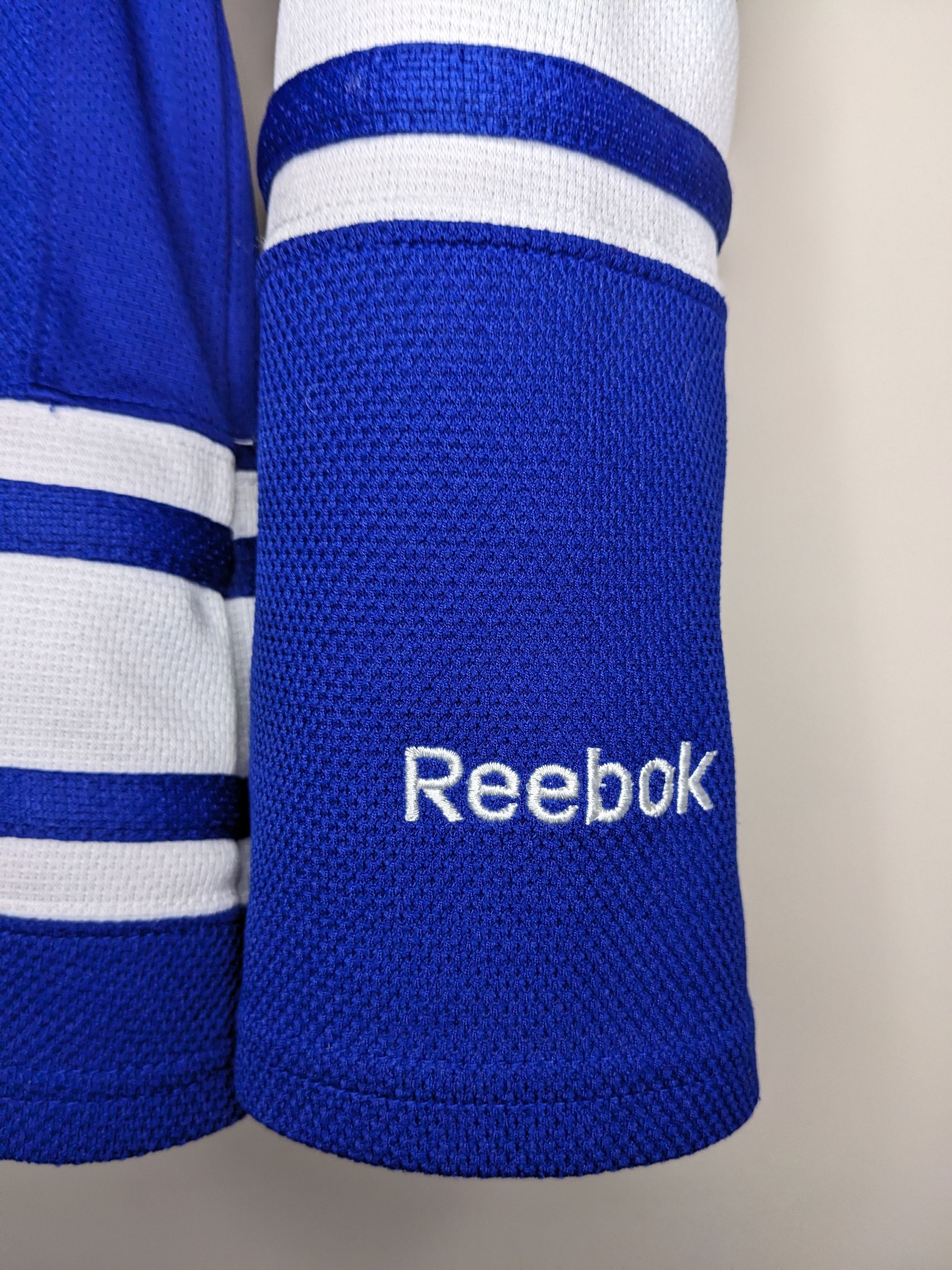 Reebok Reebok Toronto Maple Leafs Jersey WOMANS Size Small 2011 NHL Size US S / EU 44-46 / 1 - 5 Thumbnail