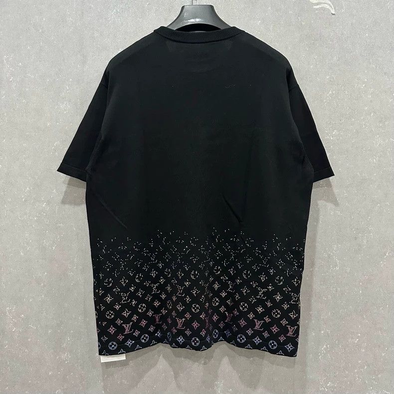 Louis Vuitton Louis Vuitton New rhinestone gradient knitted short sleeve Size US XXL / EU 58 / 5 - 2 Thumbnail