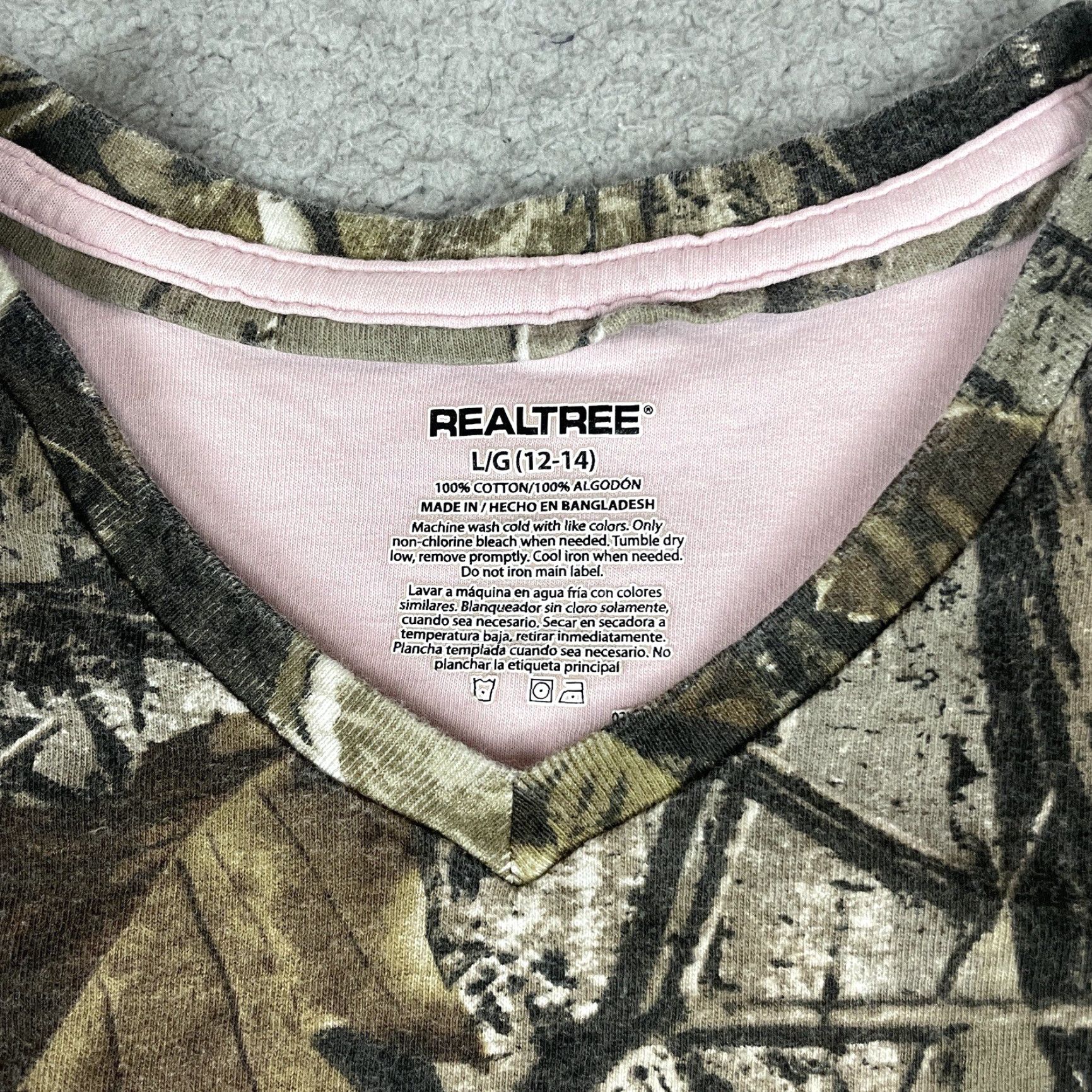 Realtree Real Tree Camo Shirt Women’s L Brown Short Sleeve V Neck Knit L 12-14 Girls Size L / US 10 / IT 46 - 3 Thumbnail