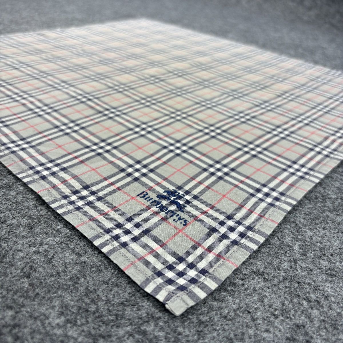Burberry × Vintage Handkerchief # E015 # Bandana # Neckerchief Size ONE SIZE - 4 Thumbnail