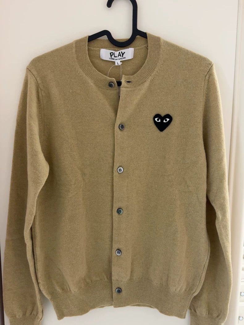Chanel Beige Cardigan with Black Heart Logo - dmc Size US L / EU 52-54 / 3 - 1 Thumbnail