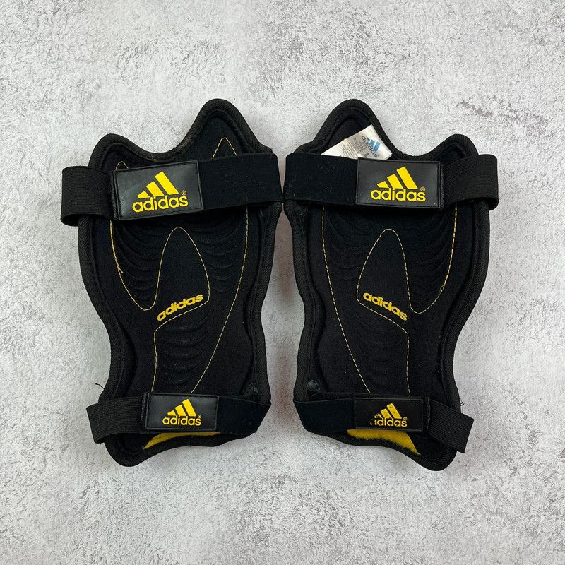 Adidas Adidas vintage football shin guards Size ONE SIZE - 3 Thumbnail