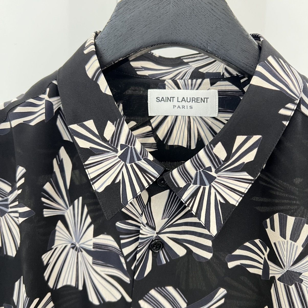Saint Laurent Paris Saint Laurent Short Sleeve Shirt in Medium Size US M / EU 48-50 / 2 - 3 Thumbnail