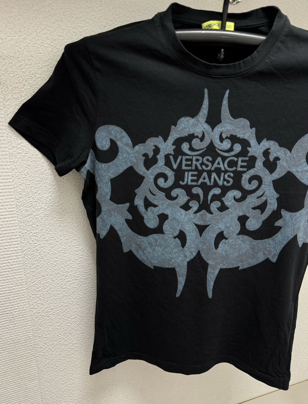 Versace Versace jeans big logo black t-shirt M as Size US M / EU 48-50 / 2 - 2 Thumbnail
