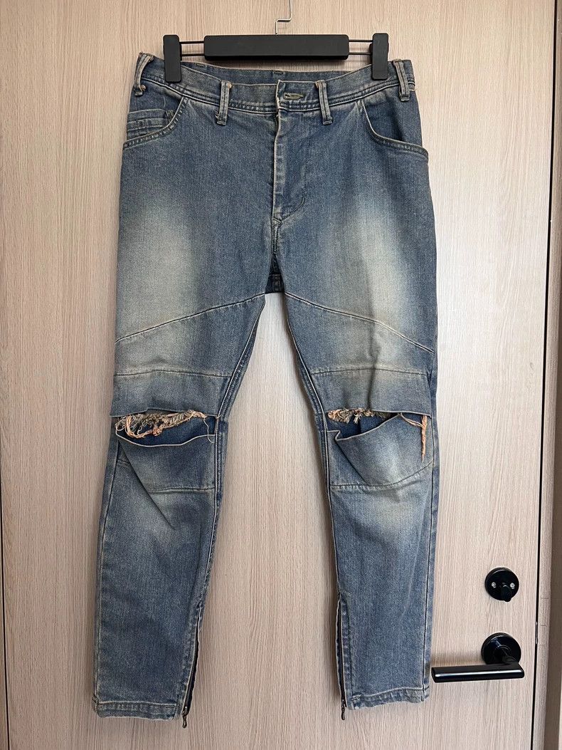 Julius size 1 Knee-breaking wash jeans