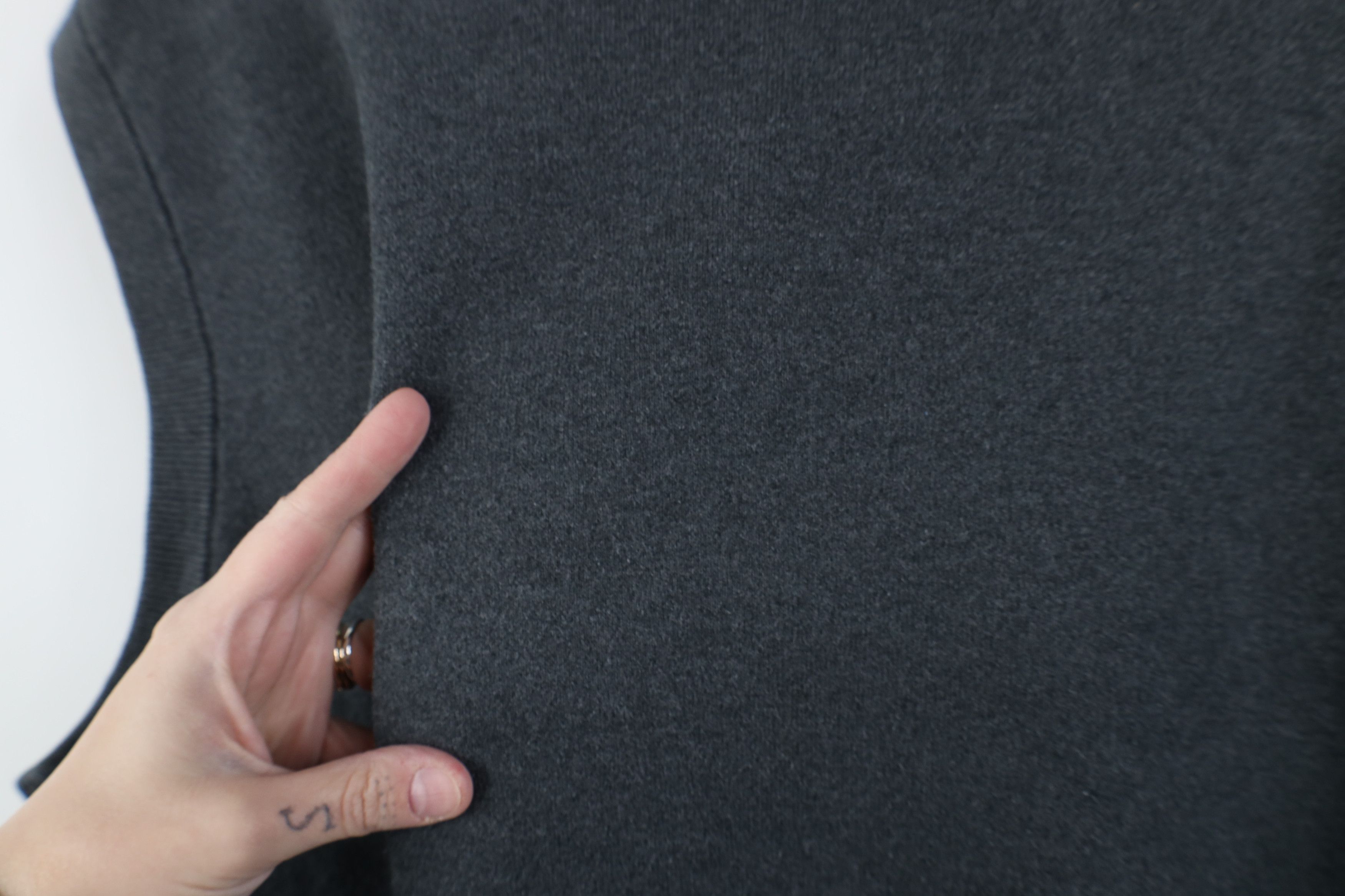 Vintage Vintage 90s Streetwear Blank Cotton Knit V-Neck Sweater Vest Size US L / EU 52-54 / 3 - 7 Thumbnail