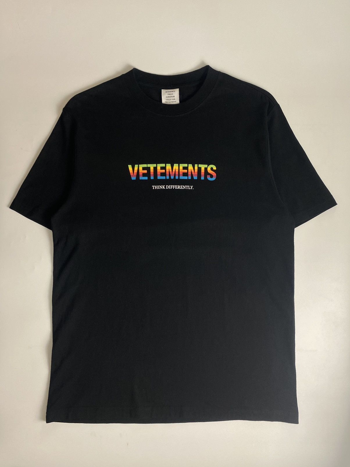 Vetements Vetements “think differently” Size US L / EU 52-54 / 3 - 1 Thumbnail
