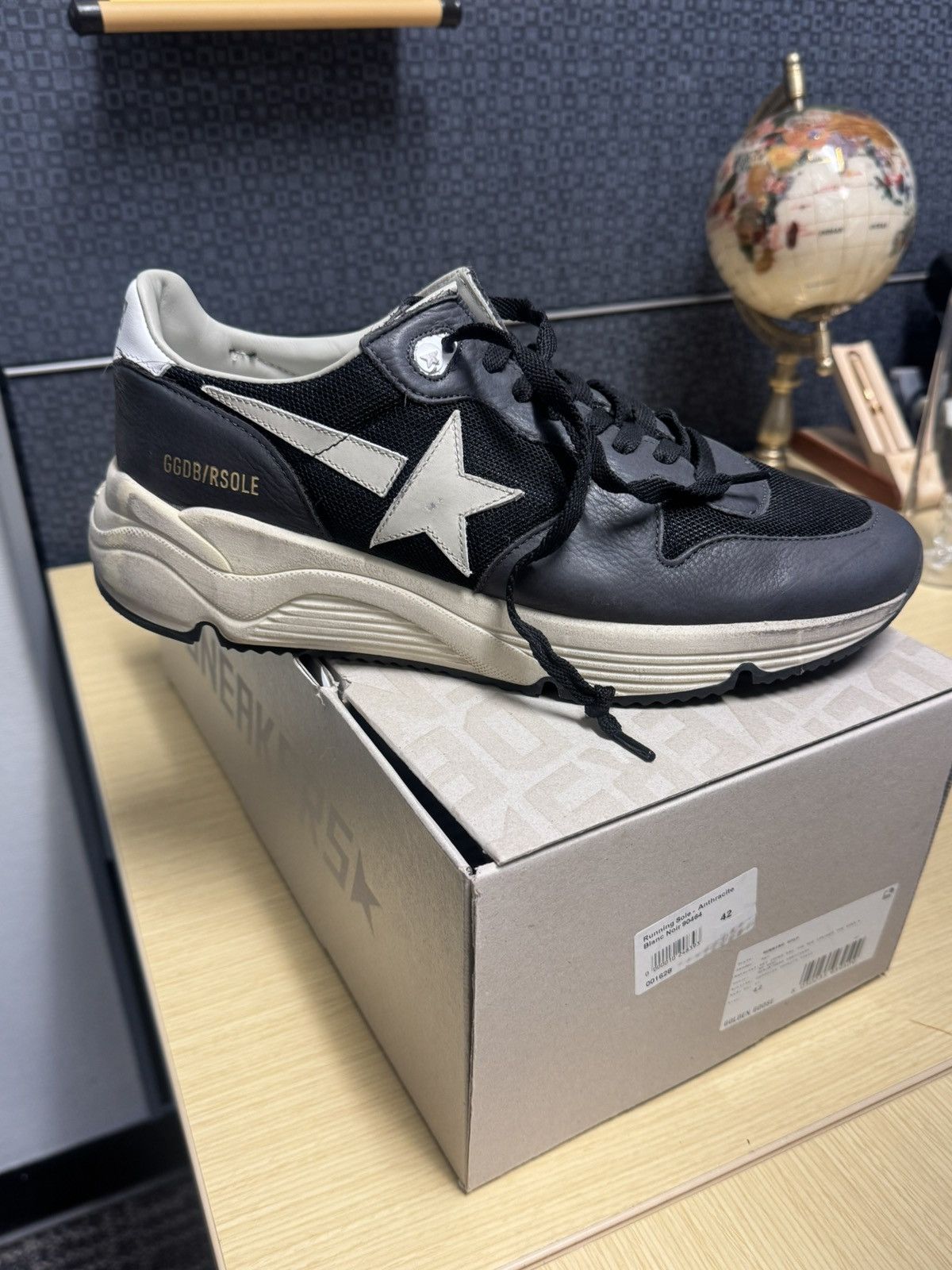 Golden Goose Golden Goose Deluxe Brand Running Sole Lace-Up Sneaker Size US 9 / EU 42 - 7 Thumbnail