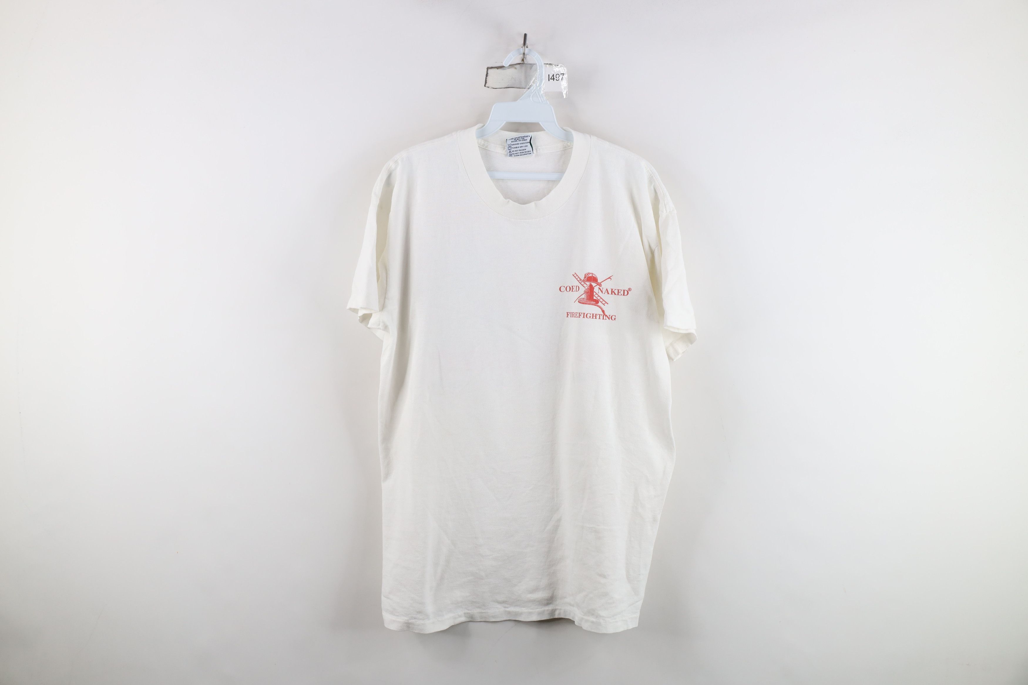 Vintage Vintage 90s Streetwear Naked Firefighting T-Shirt White USA Size US L / EU 52-54 / 3 - 1 Thumbnail