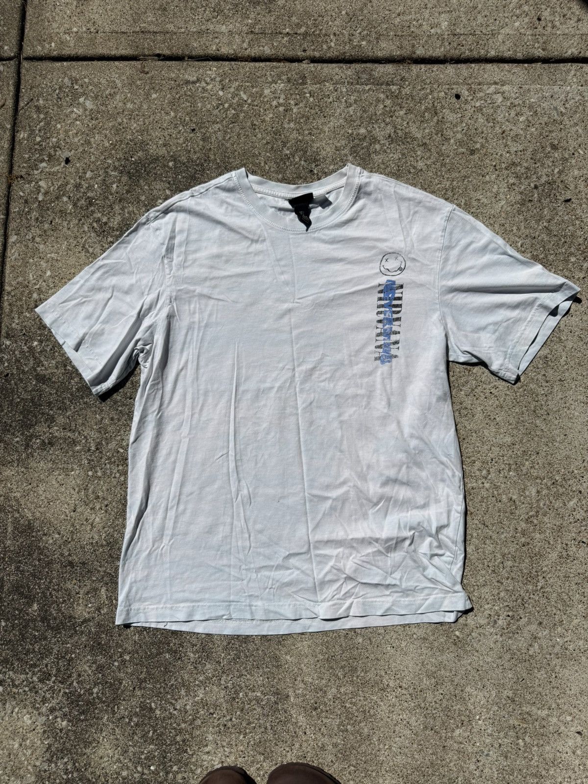 H&M Nirvana Nevermind Album Faded Blue Zig-Zag Tie-dye Tee Size US M / EU 48-50 / 2 - 1 Thumbnail