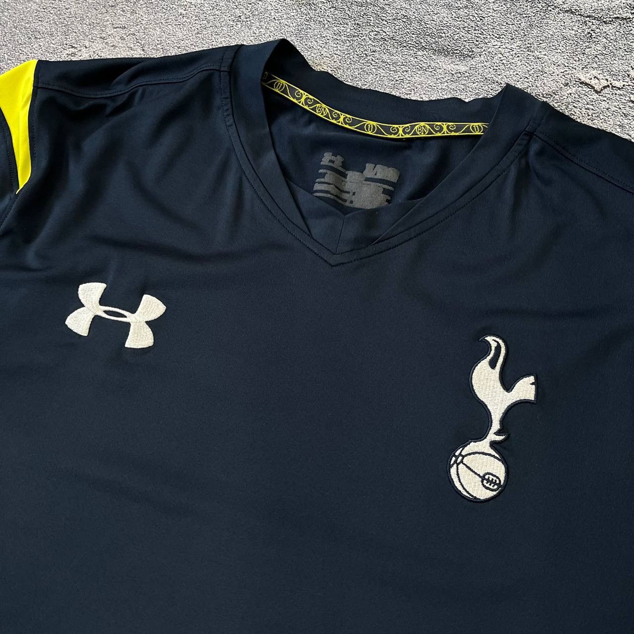 Other Vintage Under Armour 2014/2015 jersey Tottenham training Size US XL / EU 56 / 4 - 7 Thumbnail