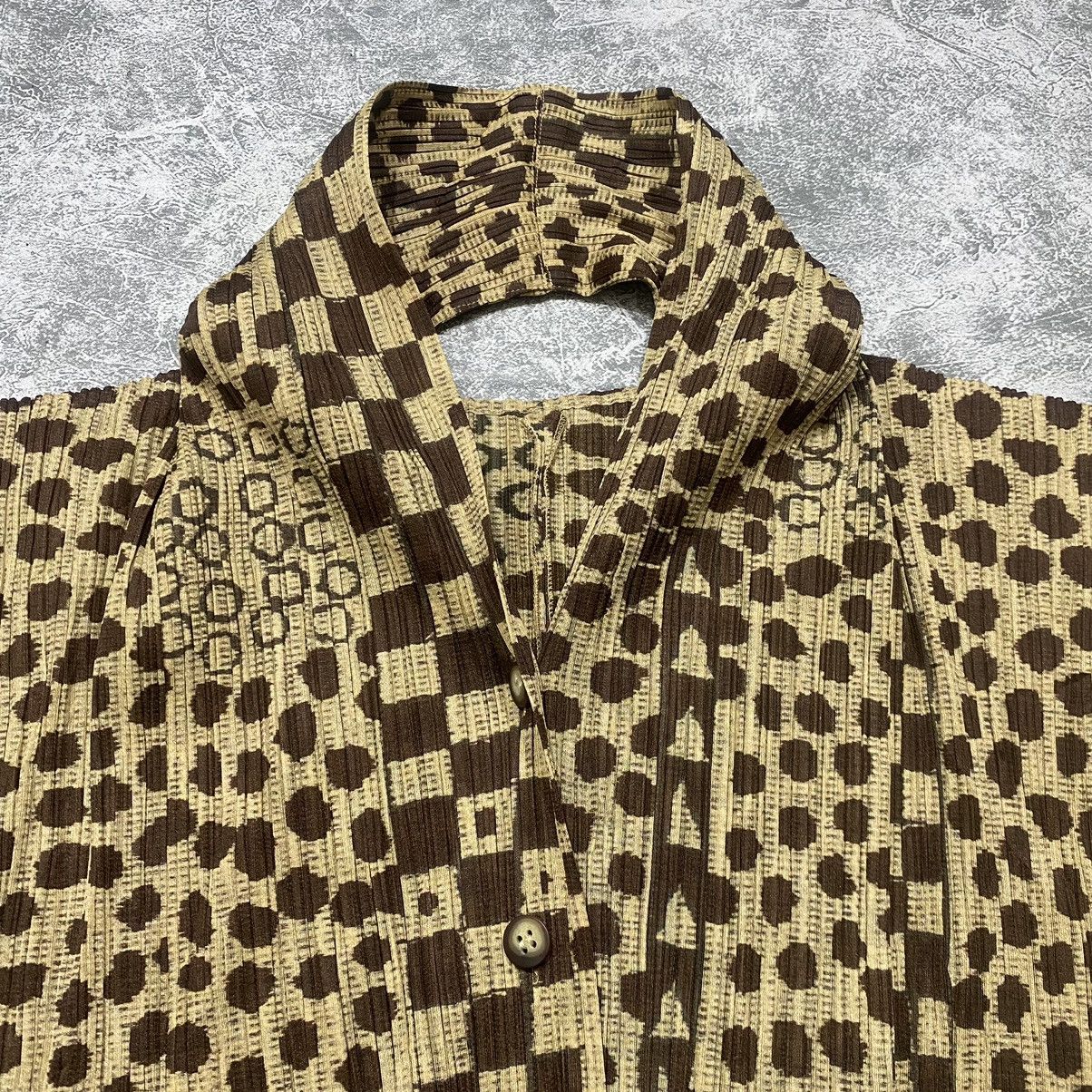 Pleats Please Issey Miyake Pleats Please by Issey Miyake Button up printed Shirt Size M / US 6-8 / IT 42-44 - 2 Thumbnail