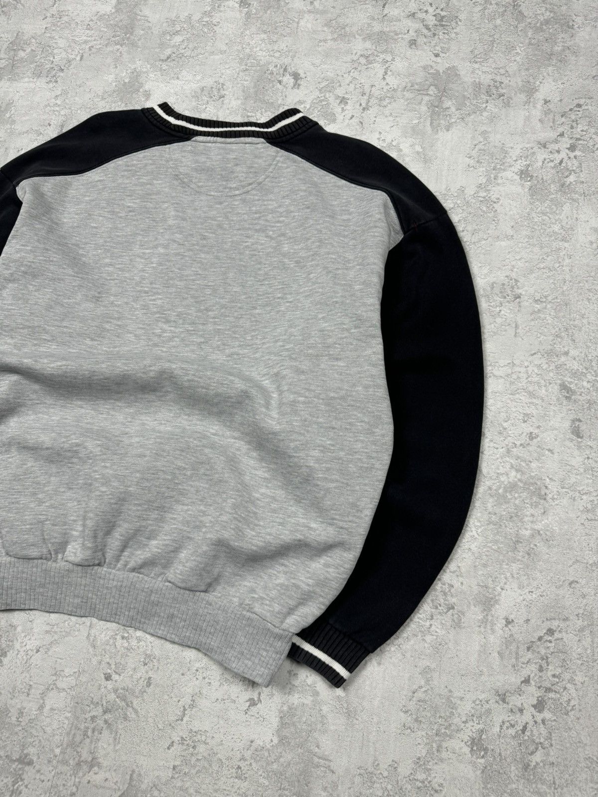 Nike RARE Vintage Nike Sweatshirt Spell Out Embroidered Y2K SizeM Size US M / EU 48-50 / 2 - 7 Thumbnail