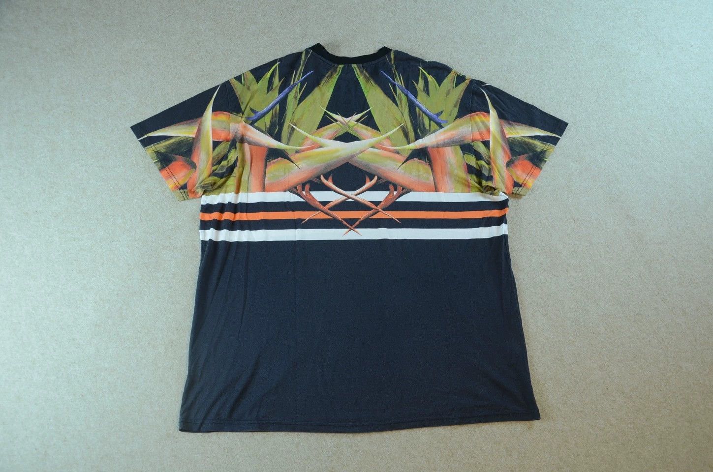 Givenchy Givenchy 14SS Classic Bird of Paradise Short-Sleeve Tee Size US S / EU 44-46 / 1 - 4 Thumbnail