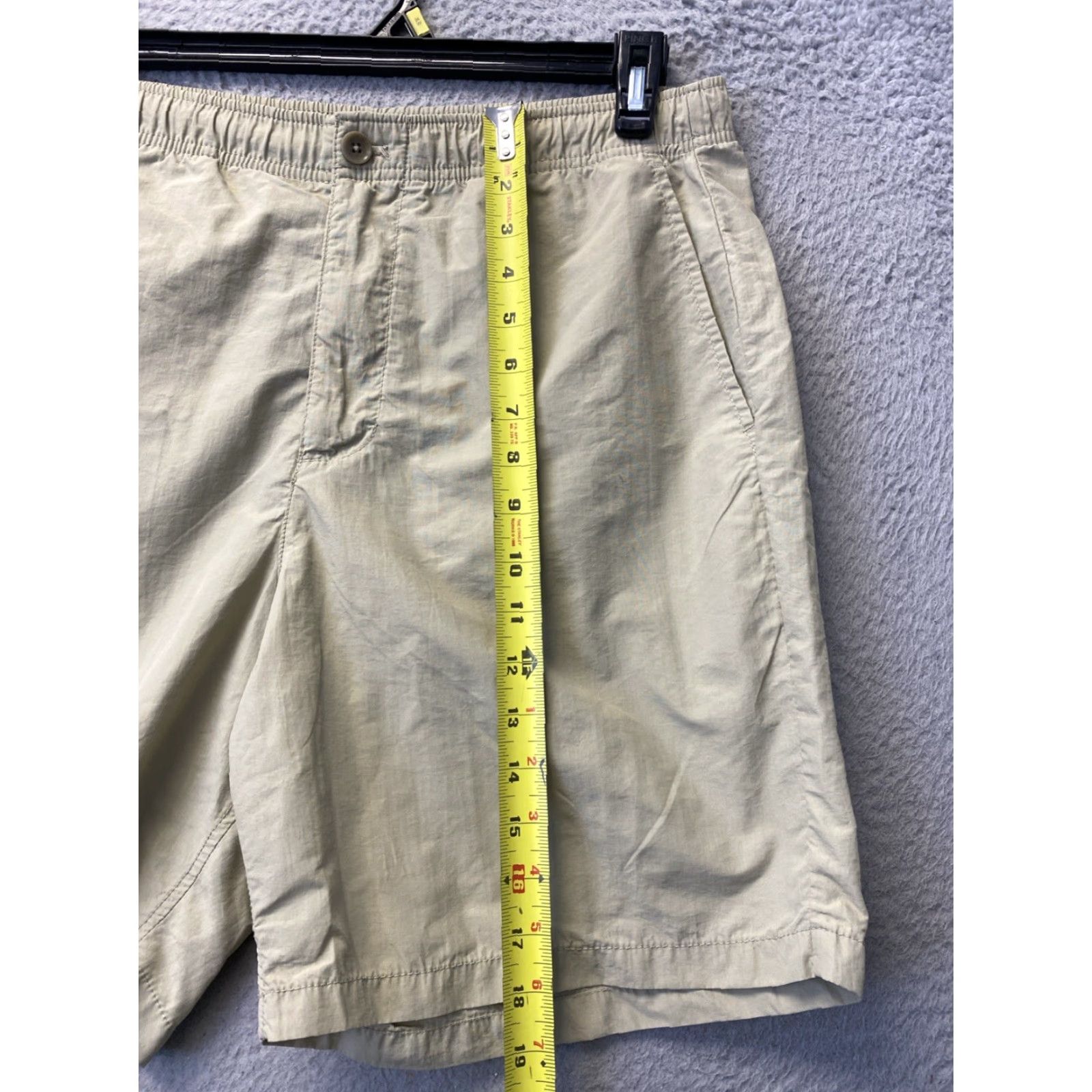 Gap GAP Men's Flat Front Shorts Nylon Khaki Size M /129-30 Size US 31 - 4 Thumbnail