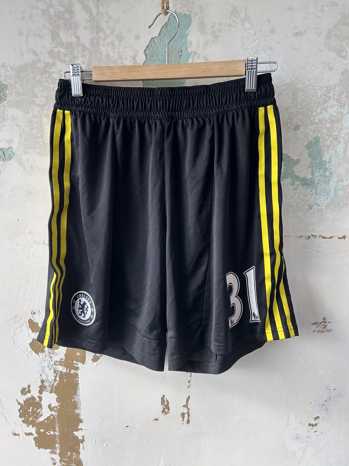Adidas × Chelsea Soccer ADIDAS VINTAGE CHELSEA SHORTS Size US 32 / EU 48 - 1 Thumbnail