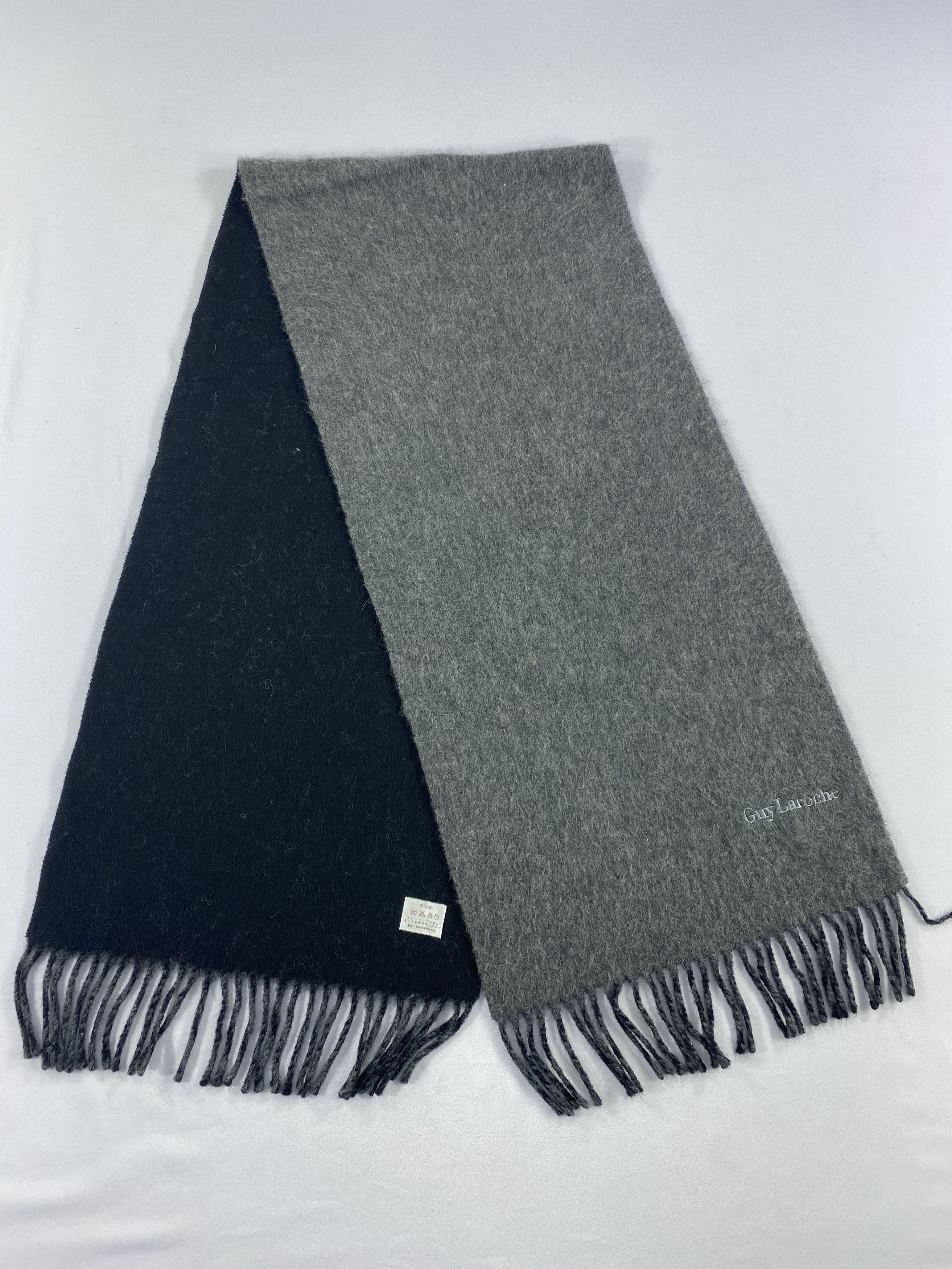 Guy Laroche Guy Laroche Scarf / Muffler / Neckwear Size ONE SIZE - 2 Thumbnail